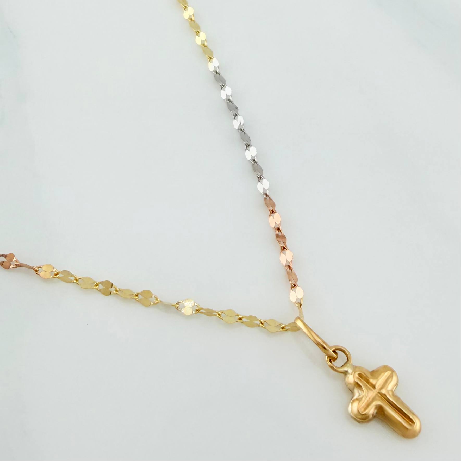 Set Cadena Flor Espejo + Dije Cruz / 1.2gr / 45.1 cm Tres Oros 18K