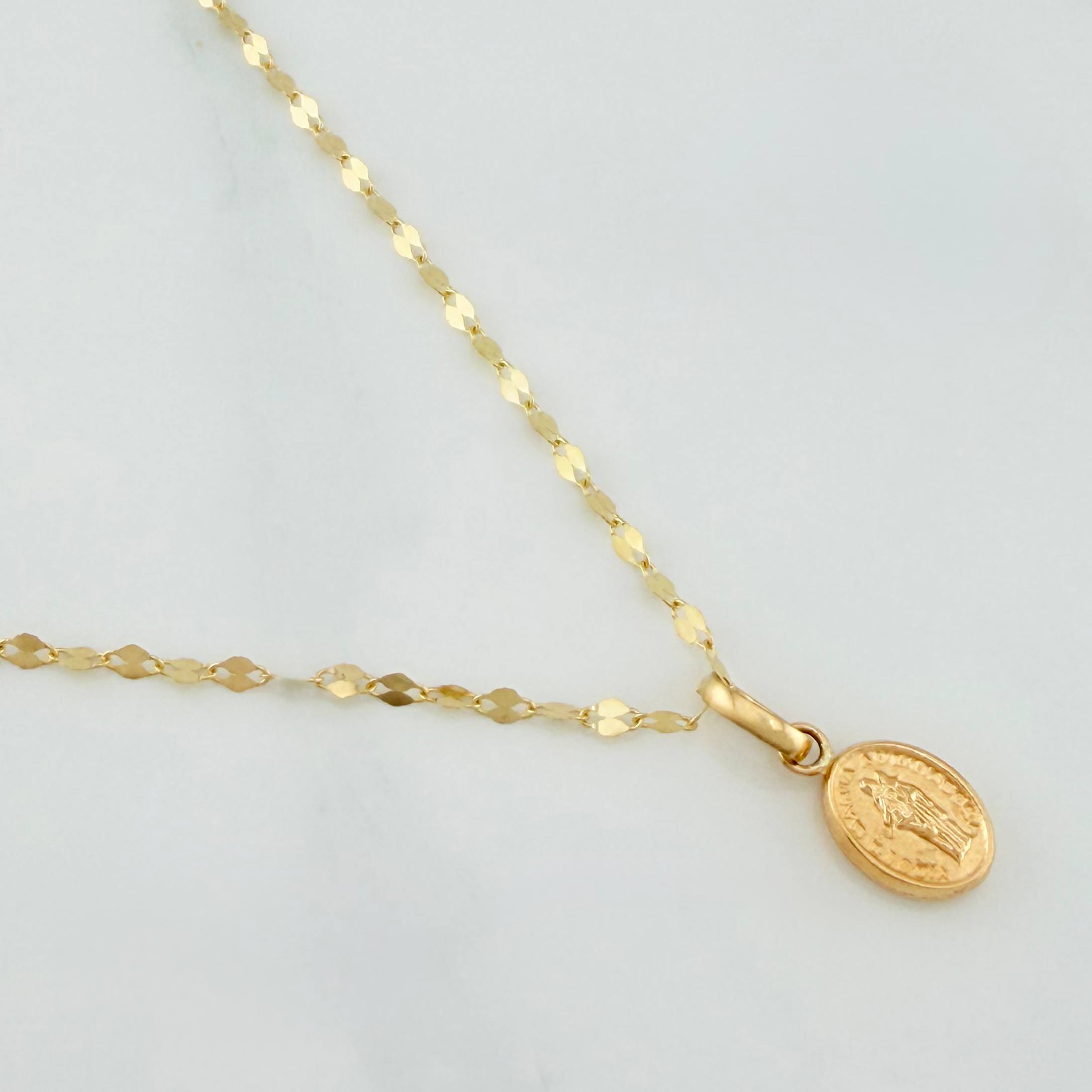 Set Cadena Flor Espejo + Dije Virgen Maria Auxiliadora / 1.25gr / 45.3 cm Oro Amarillo 18K