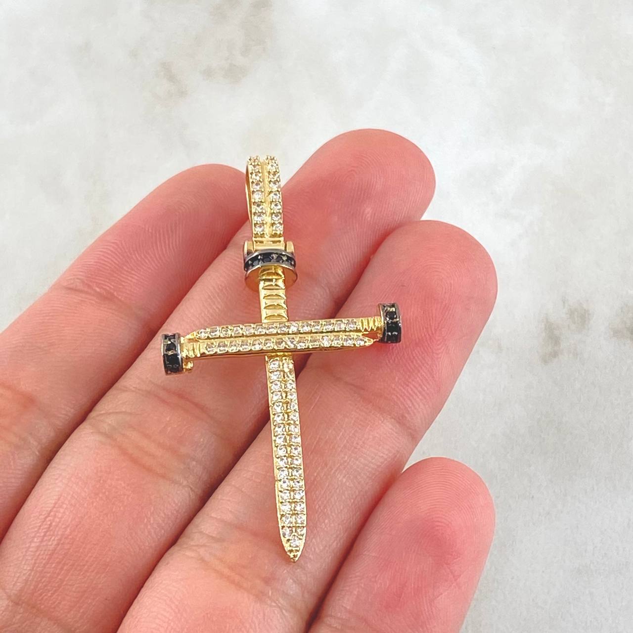 Dije Crúz Clavo 4.05gr / 4.7cm / Oro 18K ©