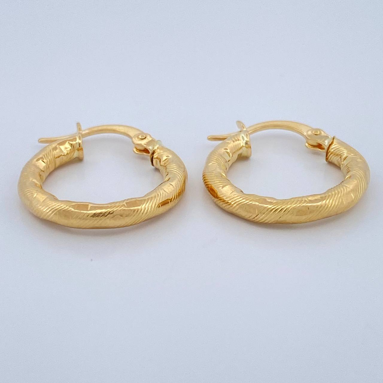 Candongas Sandra 1.65gr / 2cm / Oro Amarillo 18K $