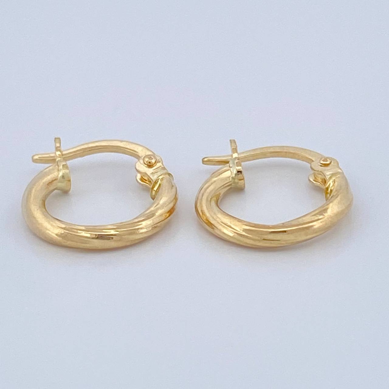 Candongas Mary 0.9gr / 1.4cm / Oro Amarillo 18K $