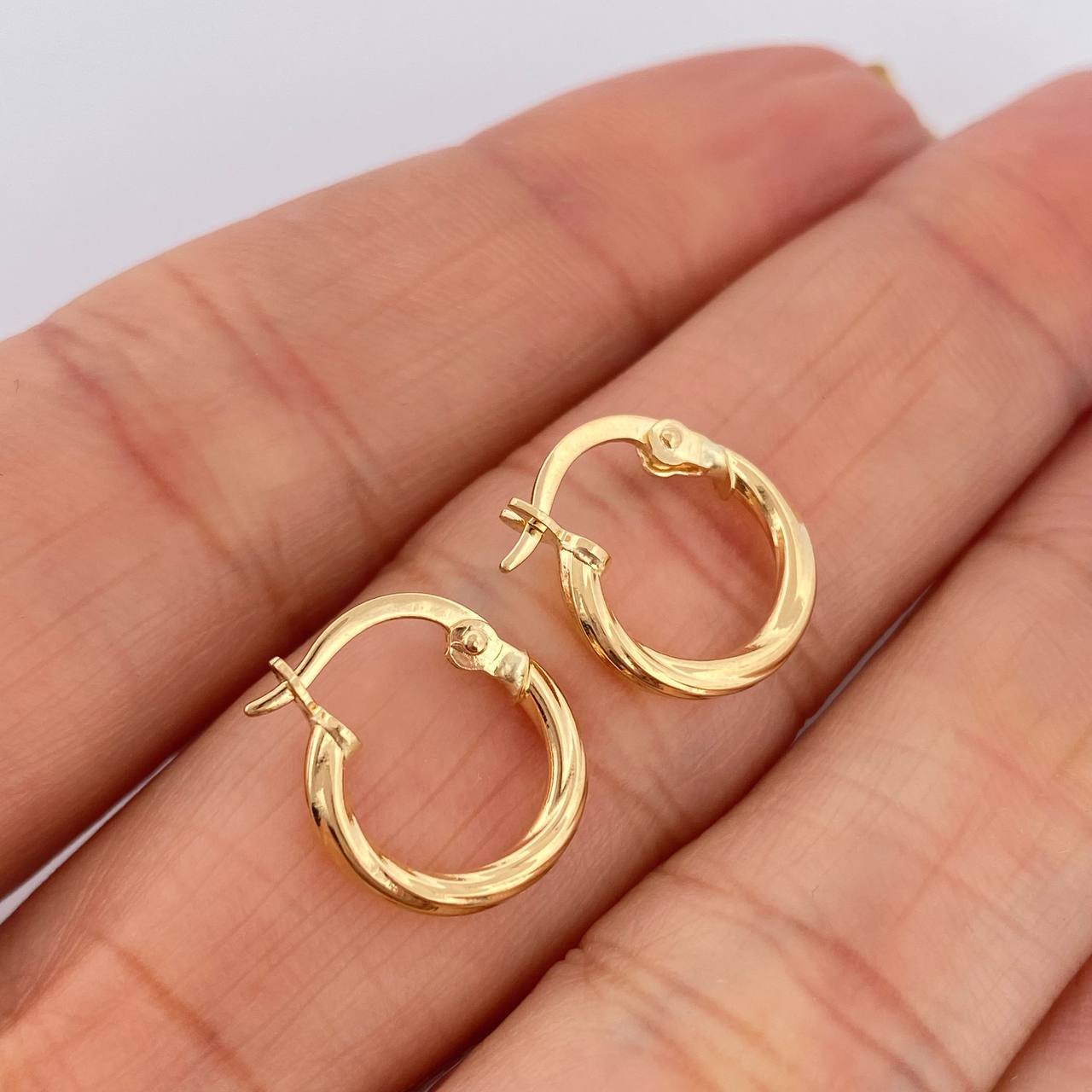 Candongas Mary 0.9gr / 1.4cm / Oro Amarillo 18K $