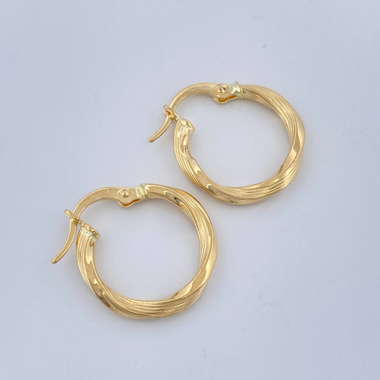 Candongas Mai 1.2gr / 1.9cm / Oro Amarillo 18K $
