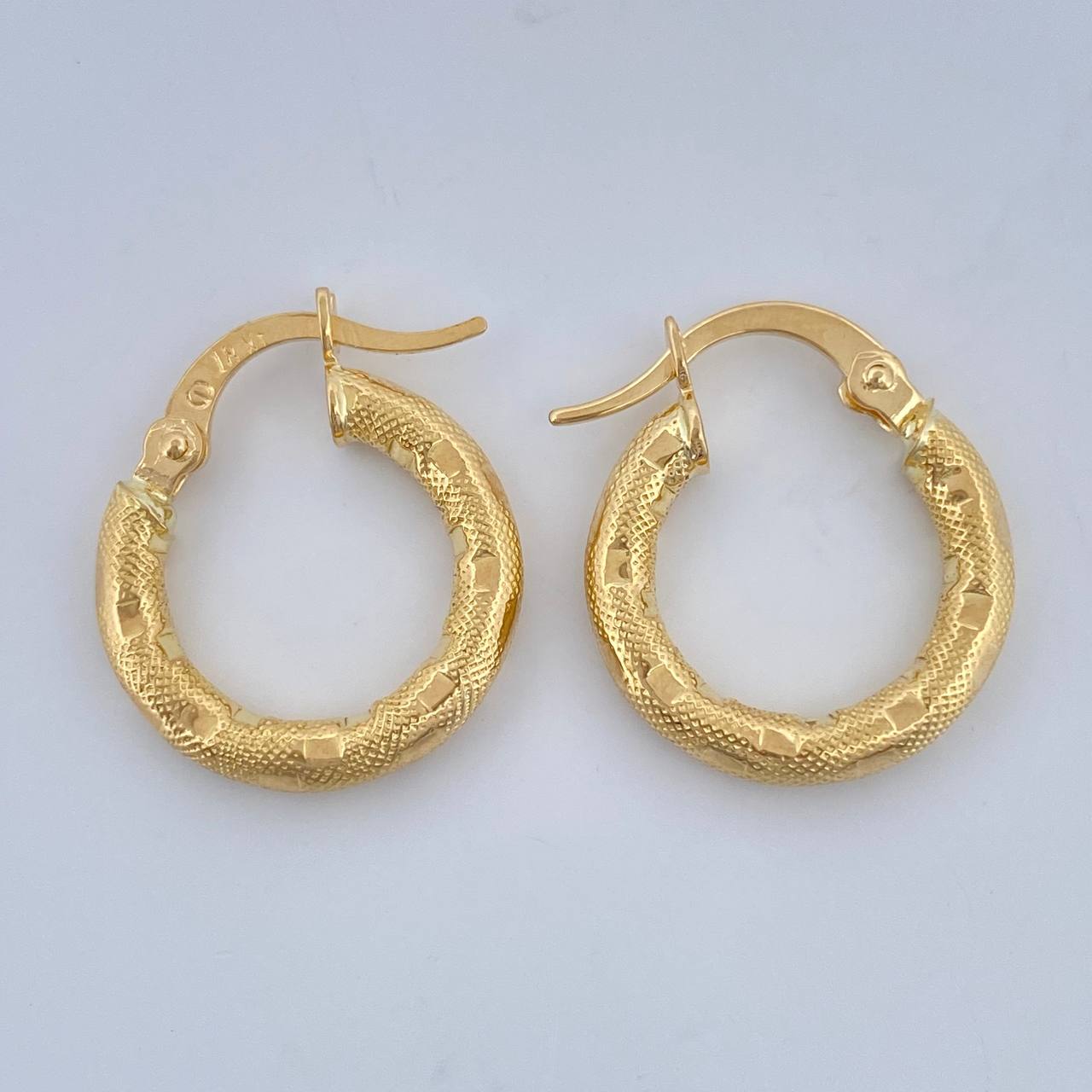 Candongas Sandra 1.5gr / 1.8cm / Oro Amarillo 18K $