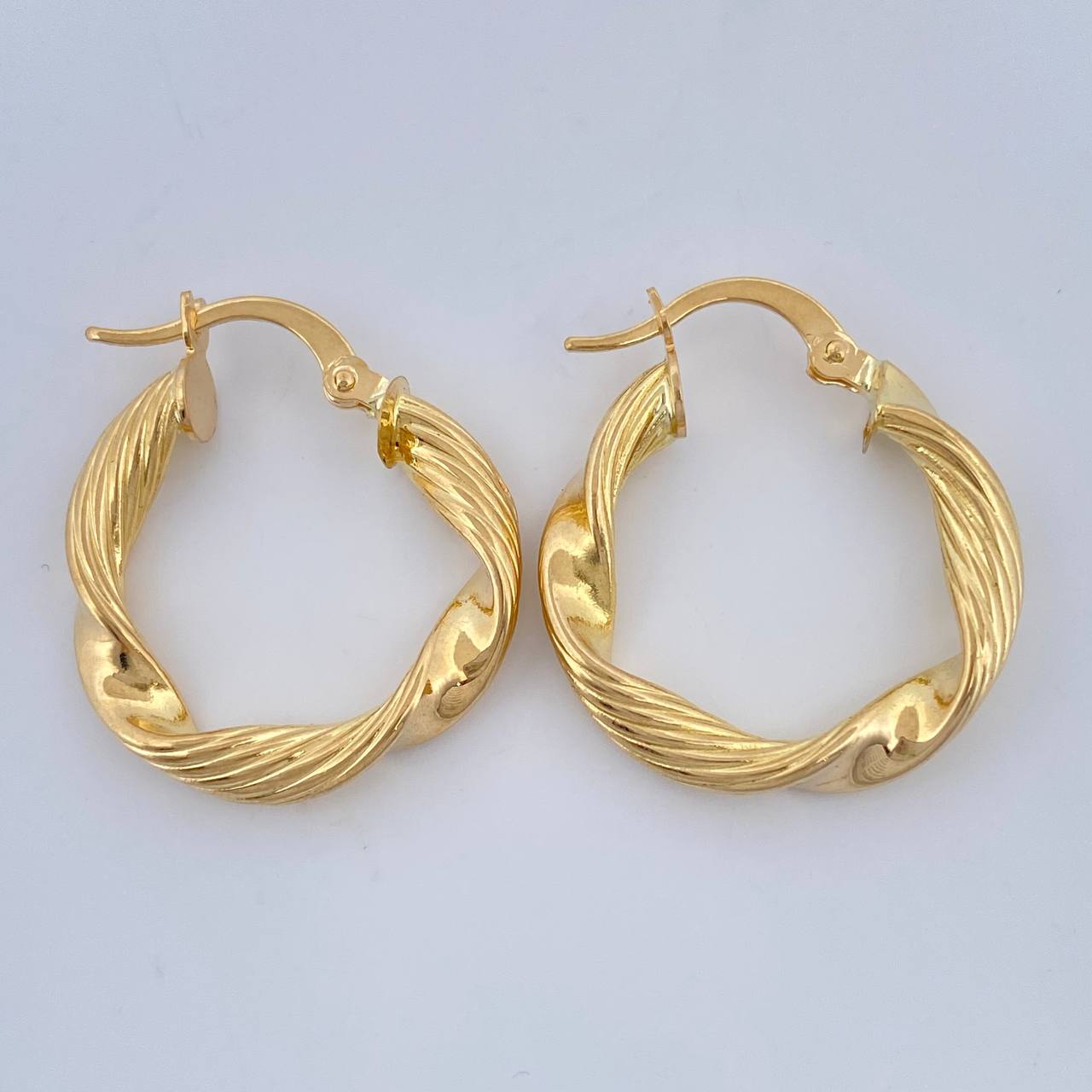 Candongas Hera 2.25gr / 2.4cm / Oro Amarillo 18K $