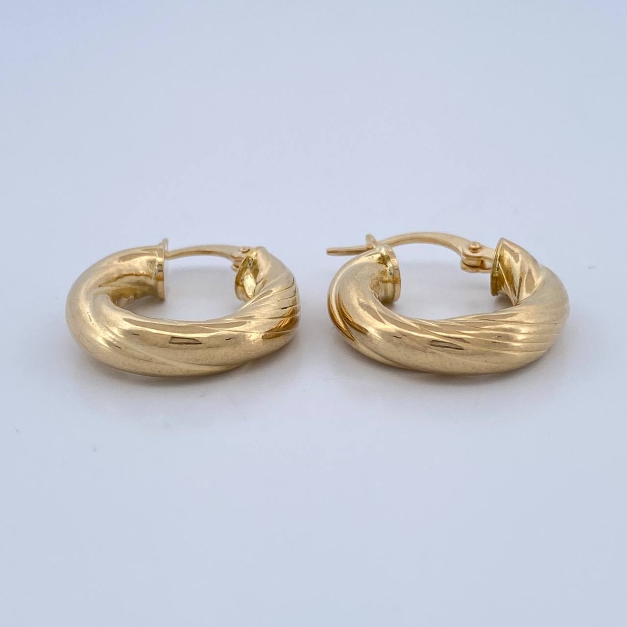 Candongas Bouclé 2.65gr / 2cm / Oro Amarillo 18K $