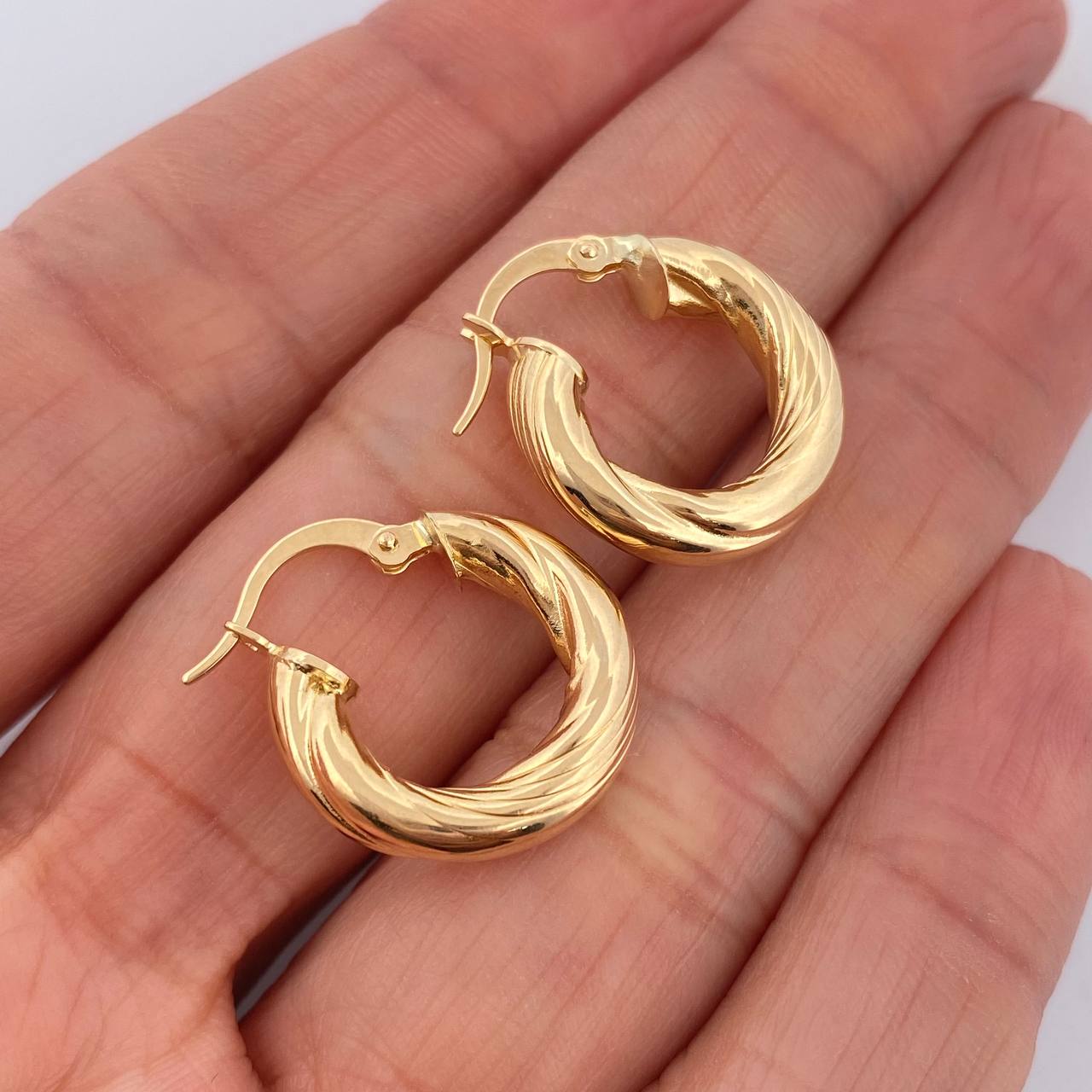 Candongas Bouclé 2.65gr / 2cm / Oro Amarillo 18K $