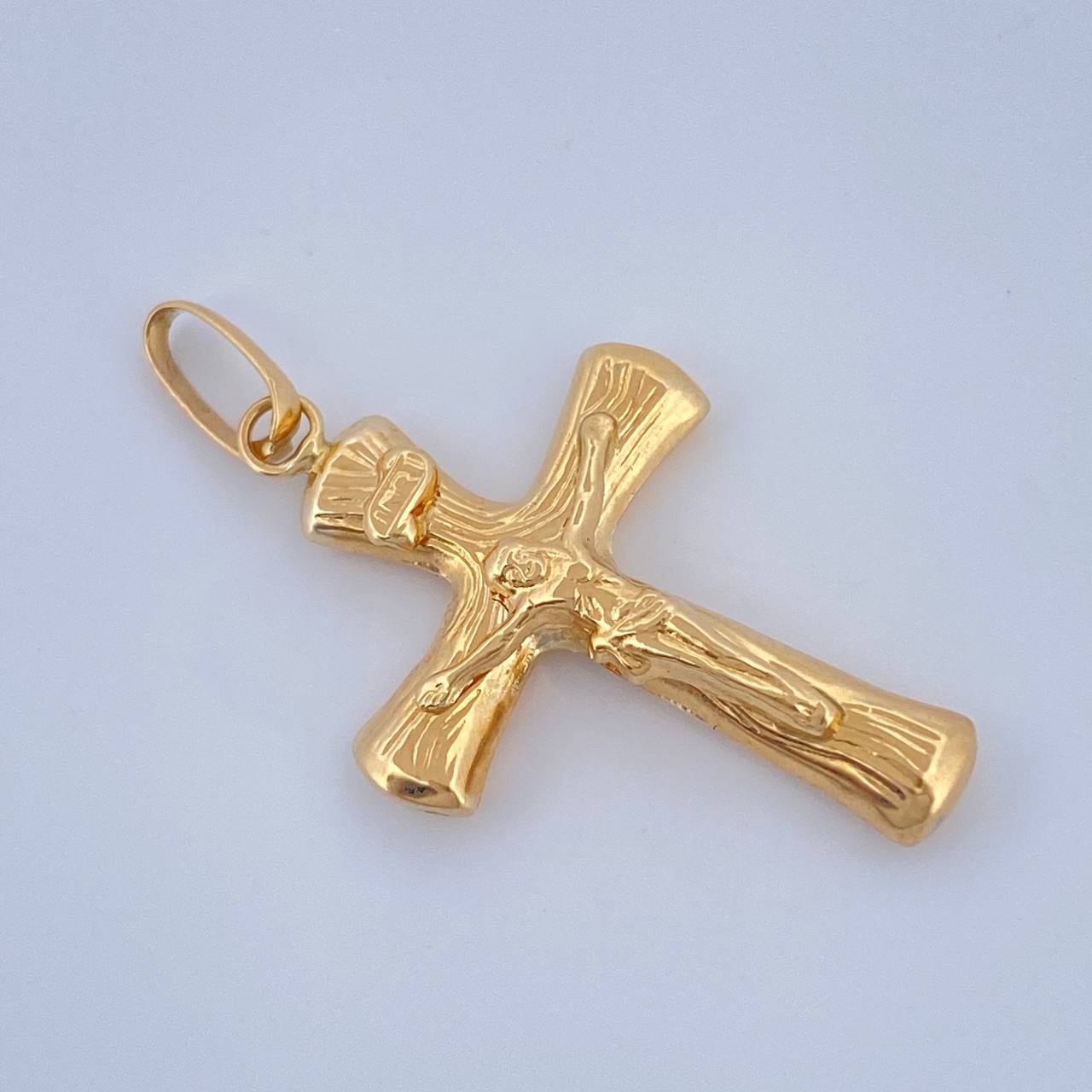 Dije Cruz Cristo Palo 1.3gr / 3.5cm / Oro Amarillo 18K $