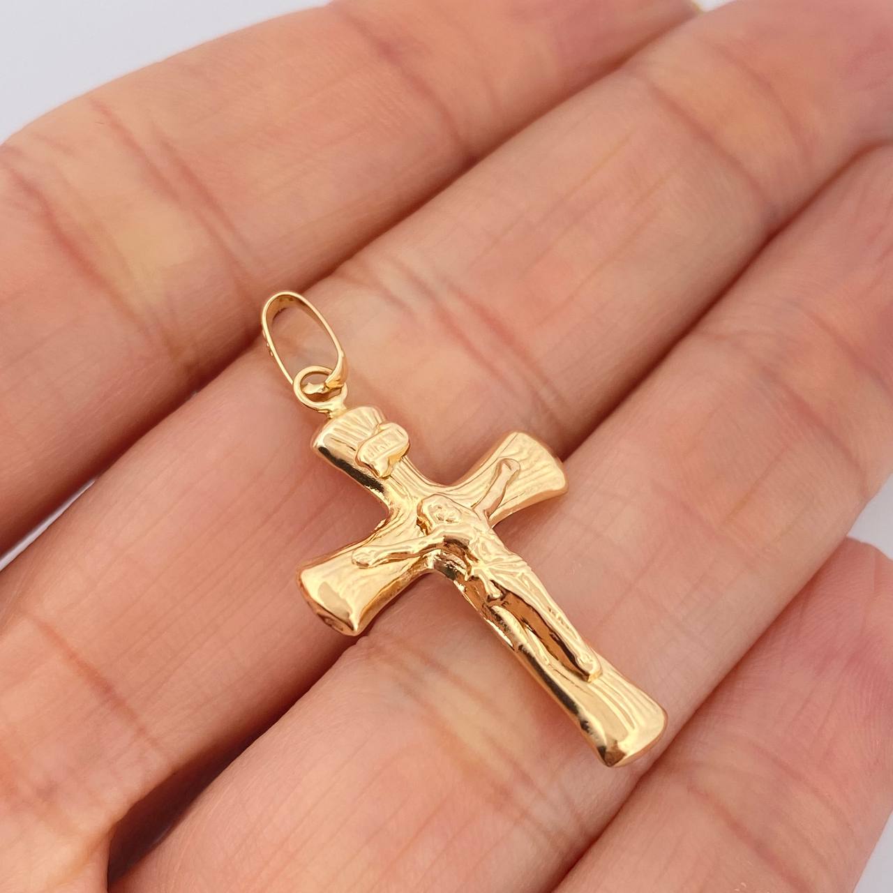 Dije Cruz Cristo Palo 1.3gr / 3.5cm / Oro Amarillo 18K $