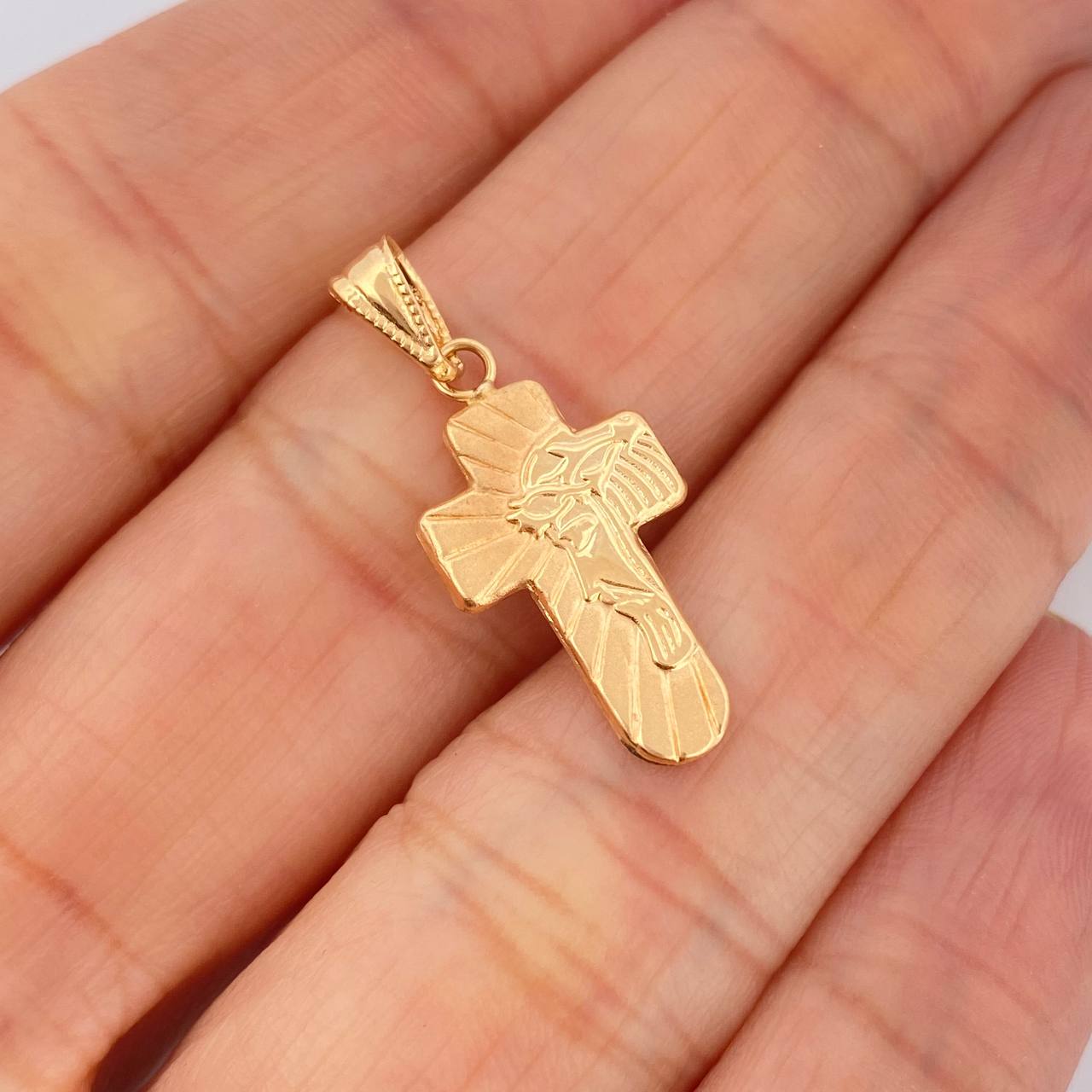 Dije Cruz Rostro Cristo 0.85gr / 2.7cm / Oro Amarillo 18K $