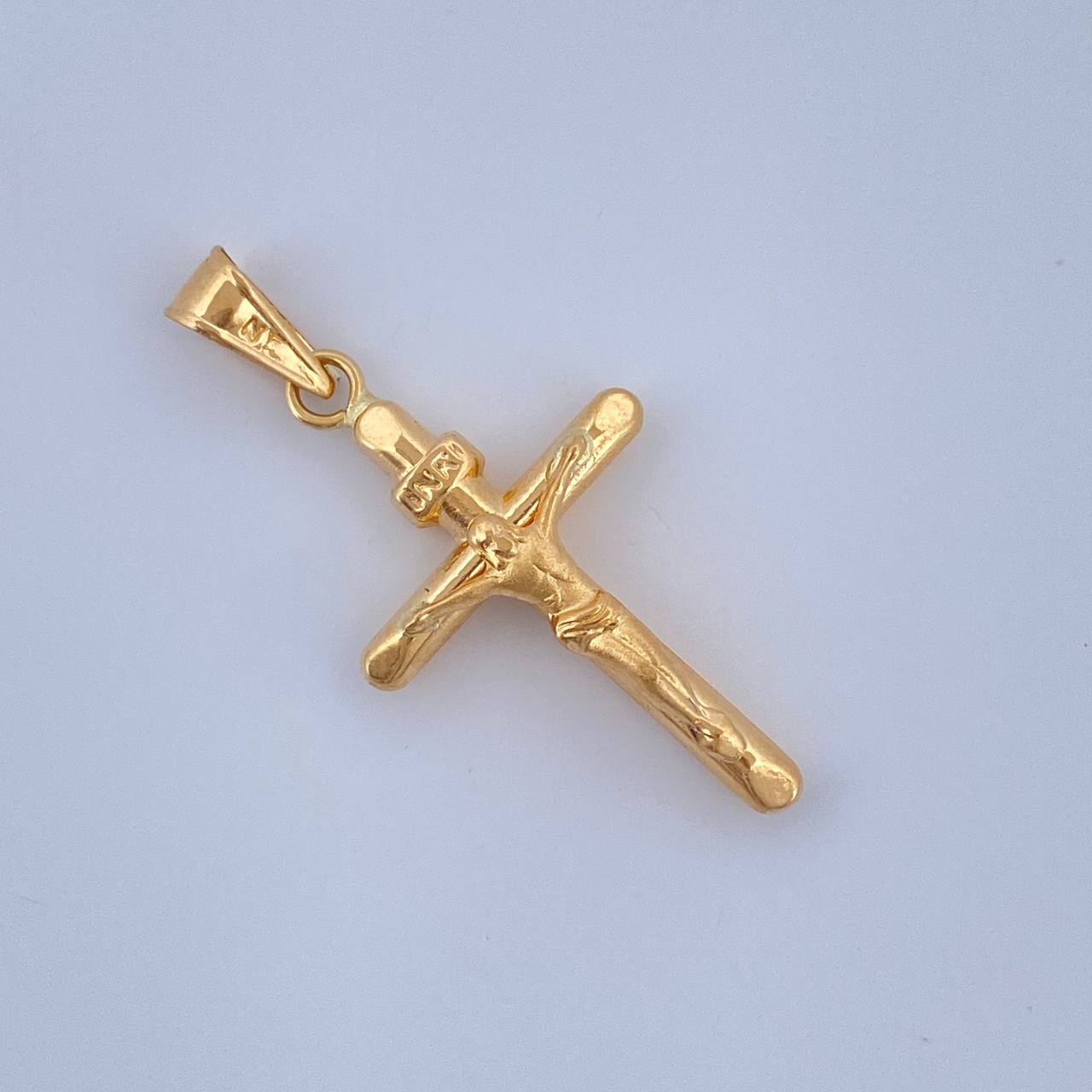 Dije Cruz Cristo 0.7gr / 2.8cm / Oro Amarillo 18K $