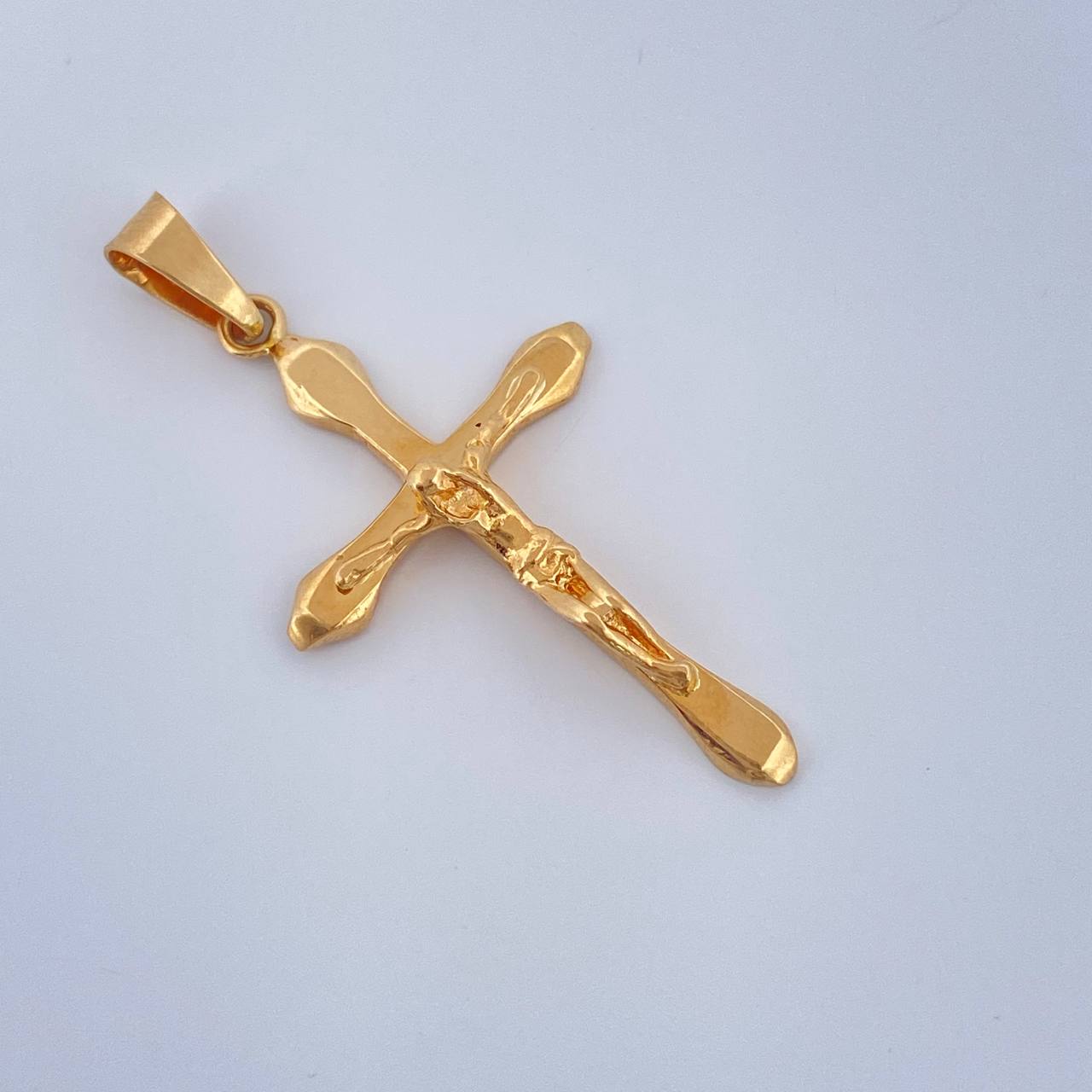 Dije Cruz Cristo 2.35gr / 4cm / Oro Amarillo 18K $