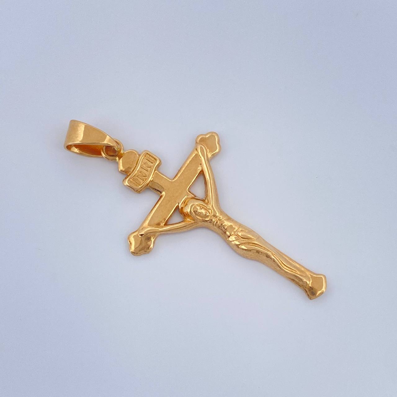 Dije Cruz Cristo 3.1gr / 4.3cm / Oro Amarillo 18K $