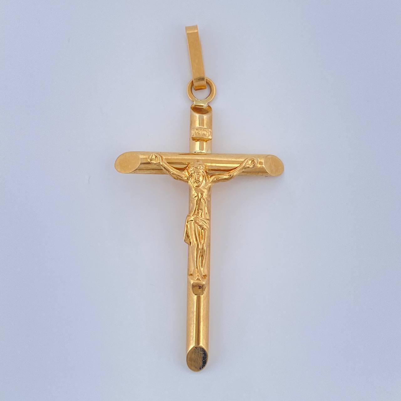 Dije Cruz Cristo 1.85gr / 4.7cm / Oro Amarillo 18K $