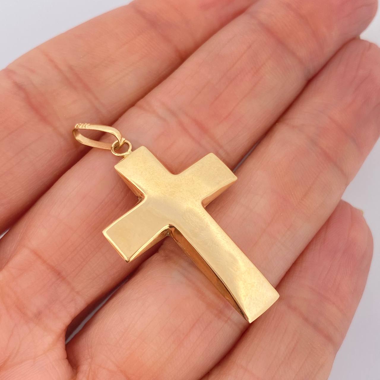 Dije Cruz 2gr / 4cm / Oro Amarillo 18K $