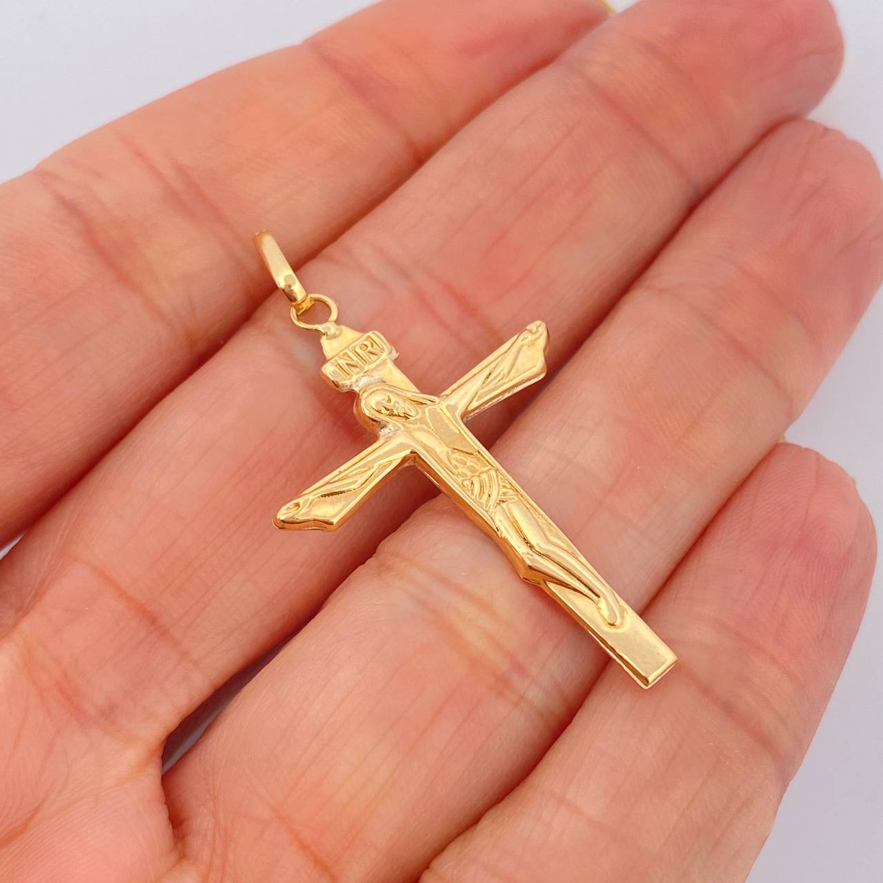 Dije Cruz Cristo Inri 1.4gr / 4.2cm / Oro Amarillo 18K $