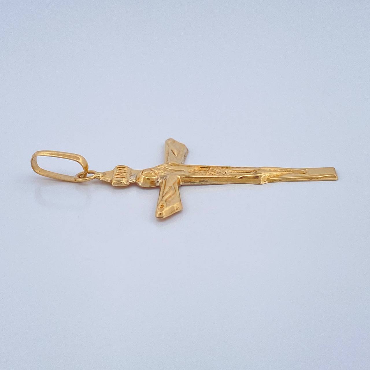 Dije Cruz Cristo Inri 1.4gr / 4.2cm / Oro Amarillo 18K $