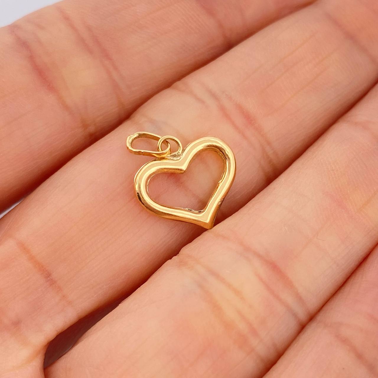 Dije Silueta Corazon 0.45gr / 1.7cm / Oro Amarillo 18K $