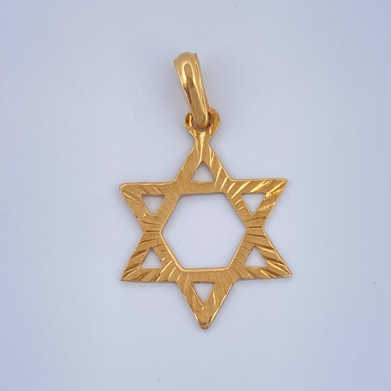Dije Estrella De David 0.75gr / 2.5cm / Oro Amarillo 18K $