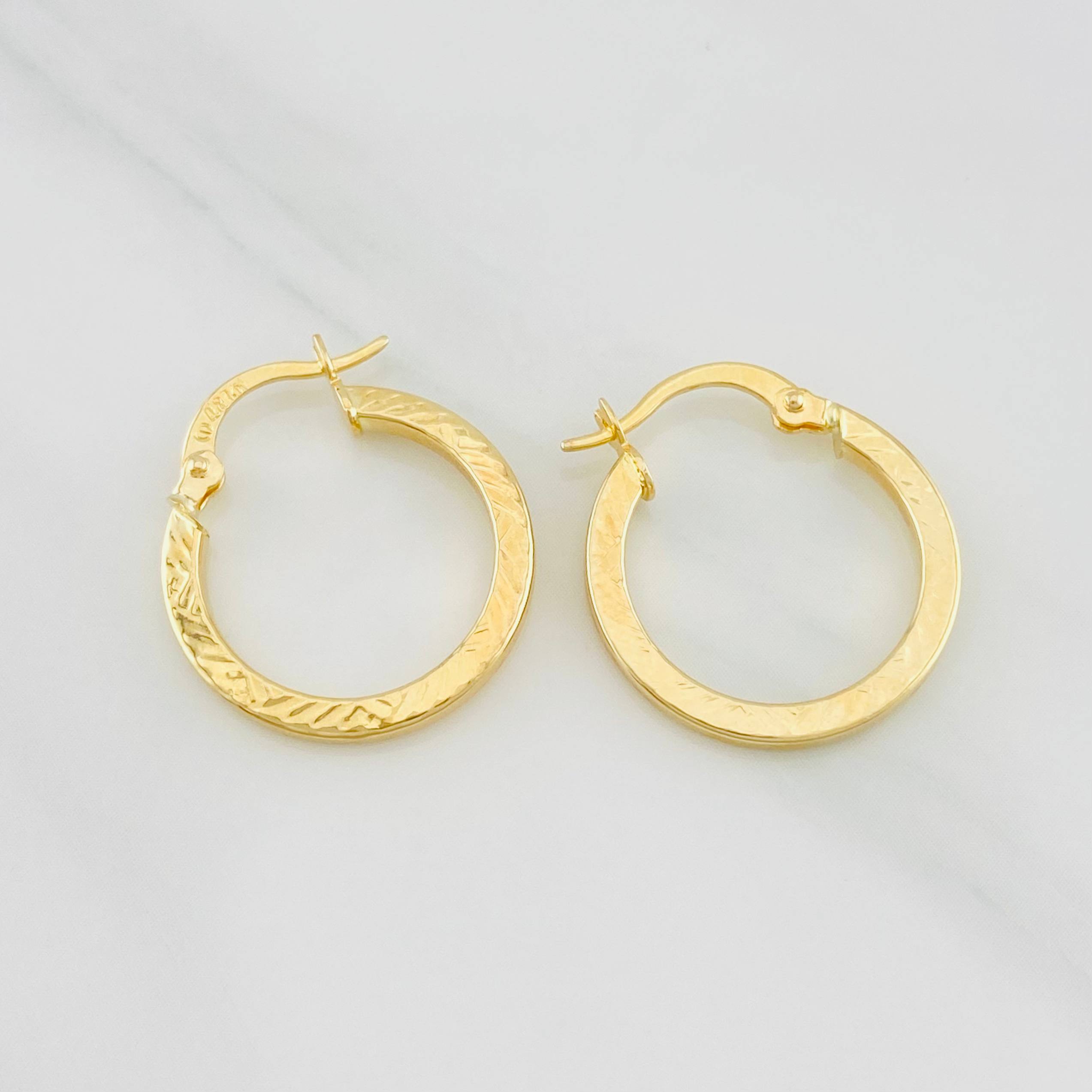 Candongas Miku Lineas 1.55g / 2.1cm Oro Amarillo 18K