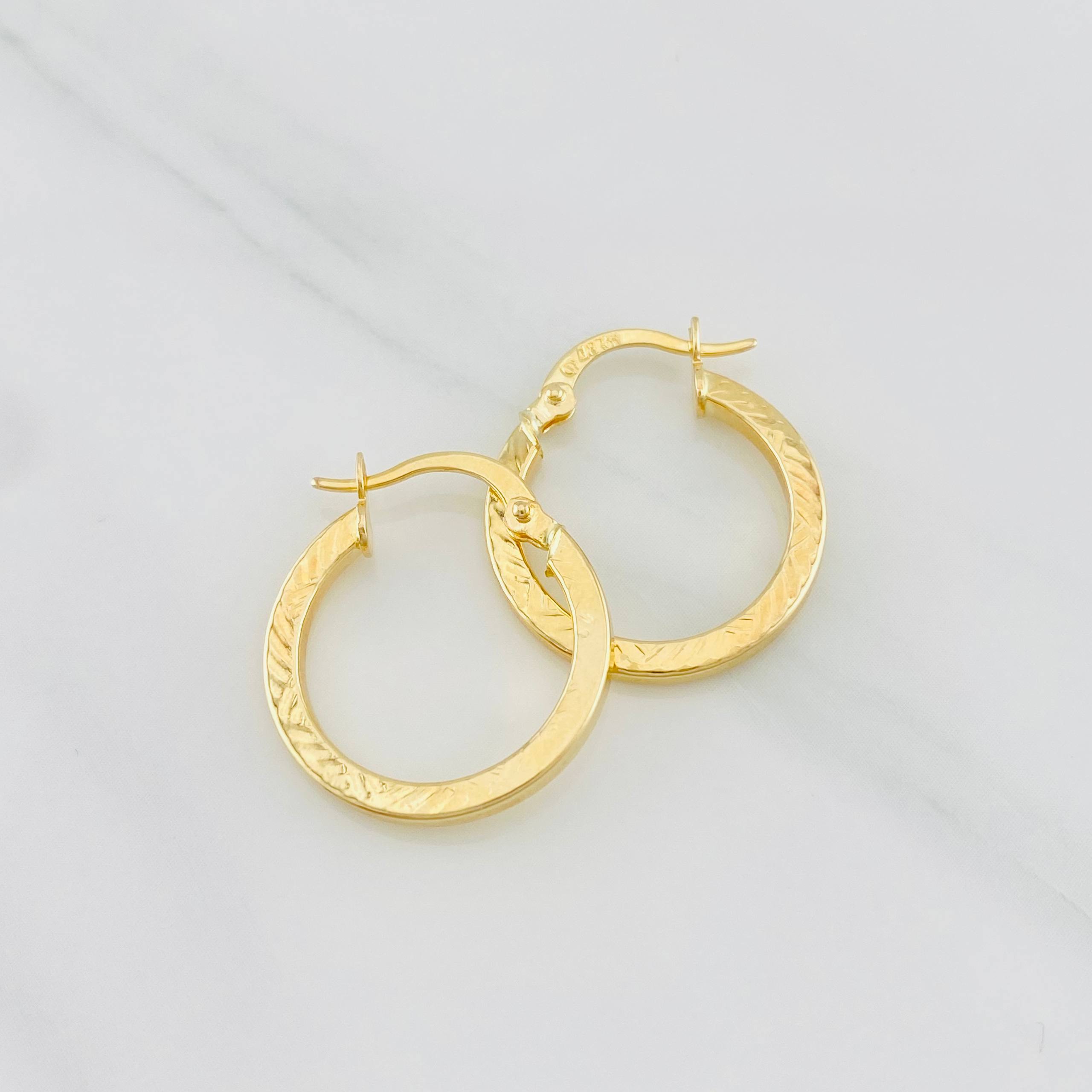 Candongas Miku Lineas 1.55g / 2.1cm Oro Amarillo 18K