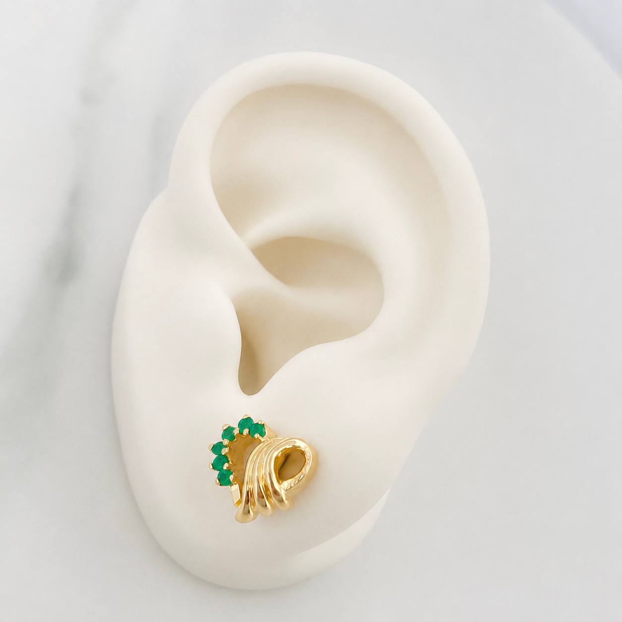 Topos Corazon Esmeraldas 24pts 4.5g / 8.4mm Oro Amarillo 18K