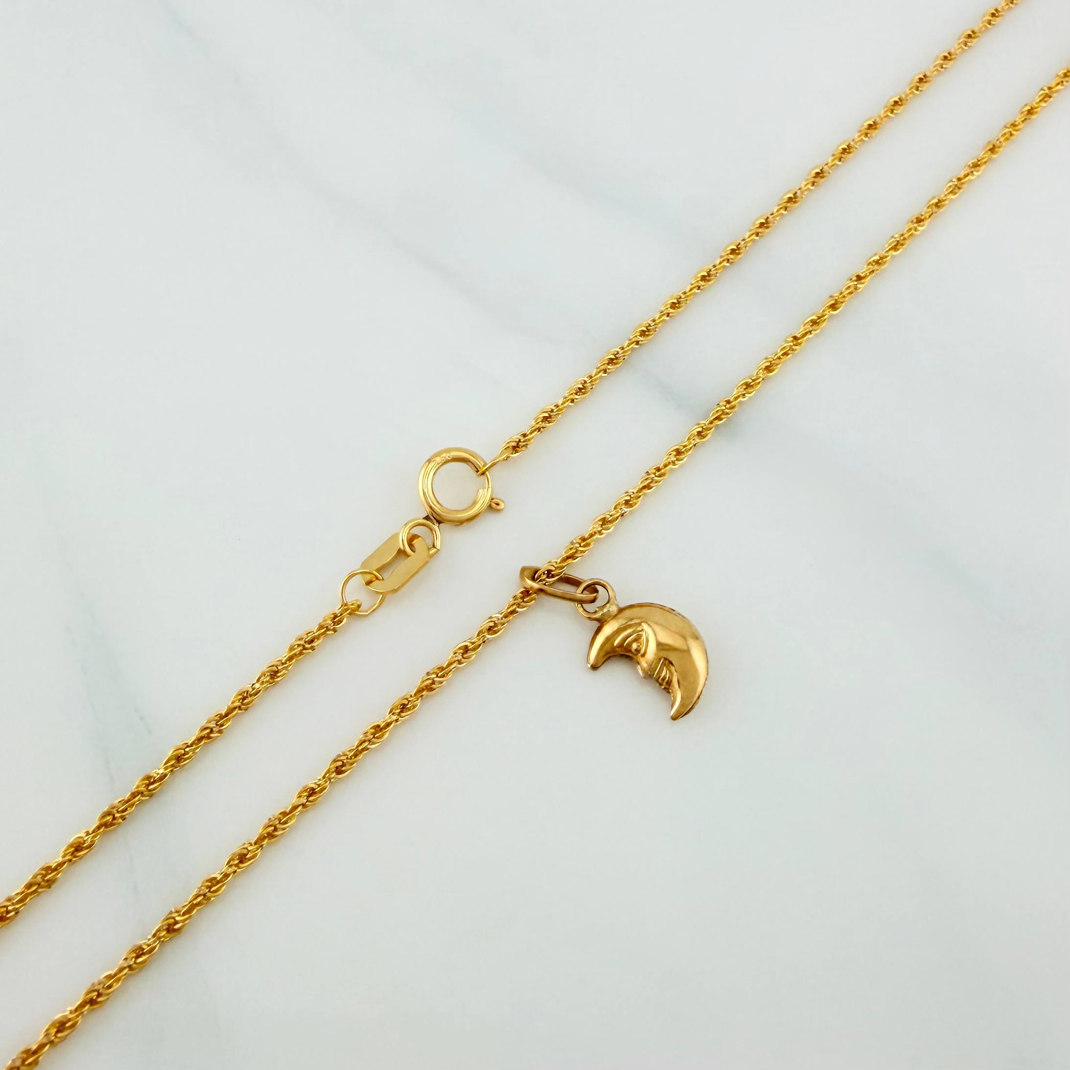 Set Cadena Lazo + Dije Media Luna / 1.35gr / 50.1 cm Oro Amarillo 18K