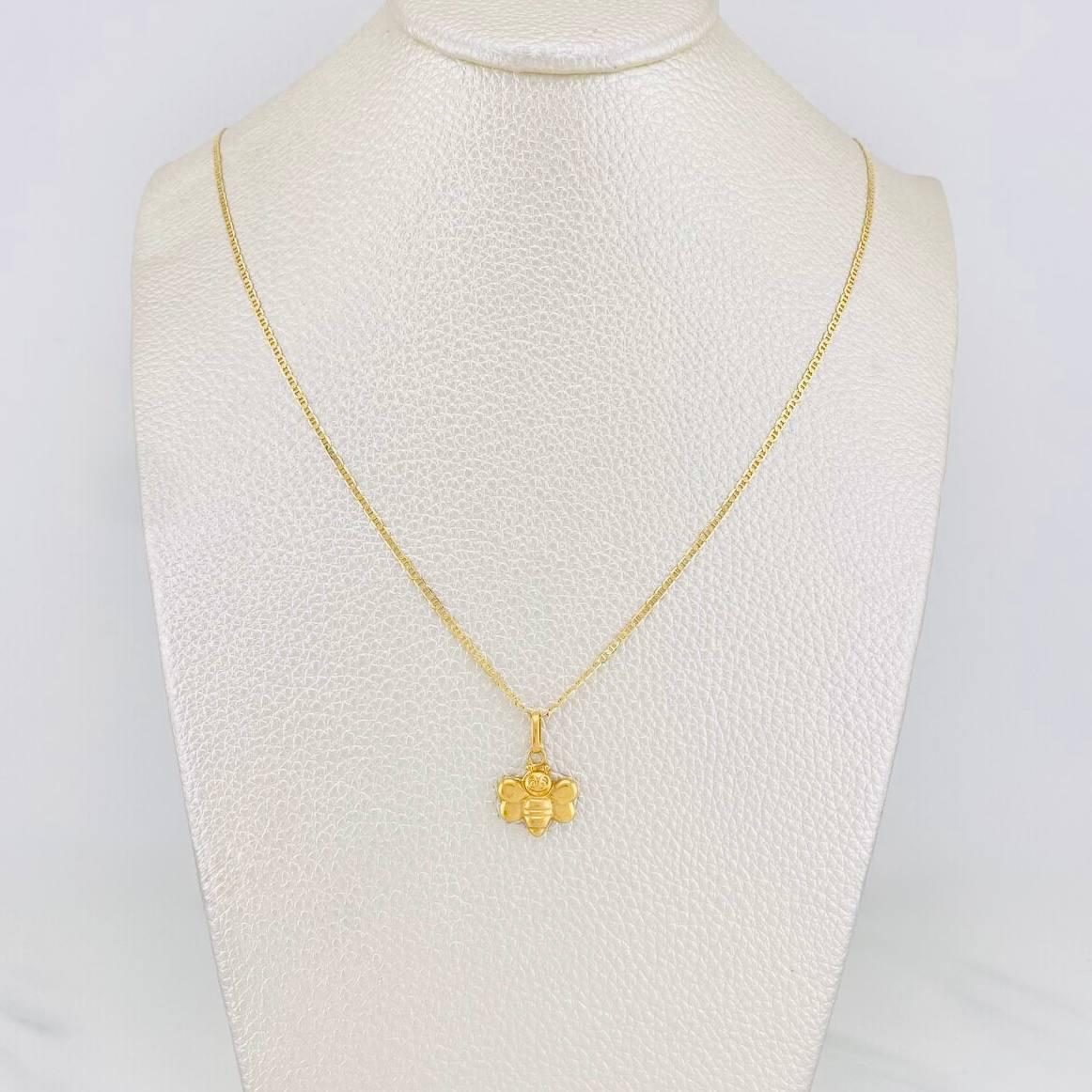 Set Cadena Escalera + Dije Abeja / 2.65gr / 50 cm Oro Amarillo 18K