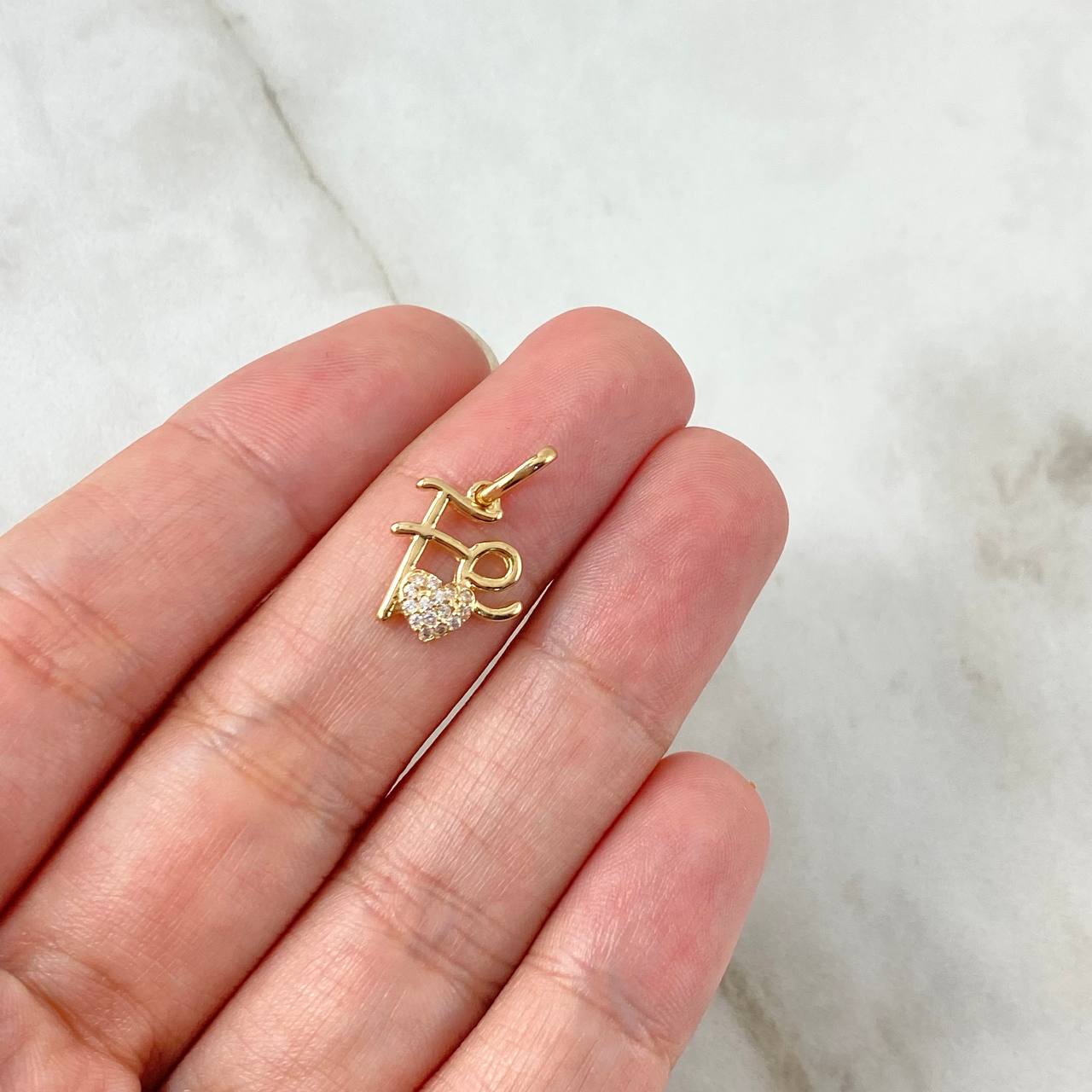 Dije Fe Corazon 1.15gr / 1.8cm / Circones Blancos Oro Amarillo