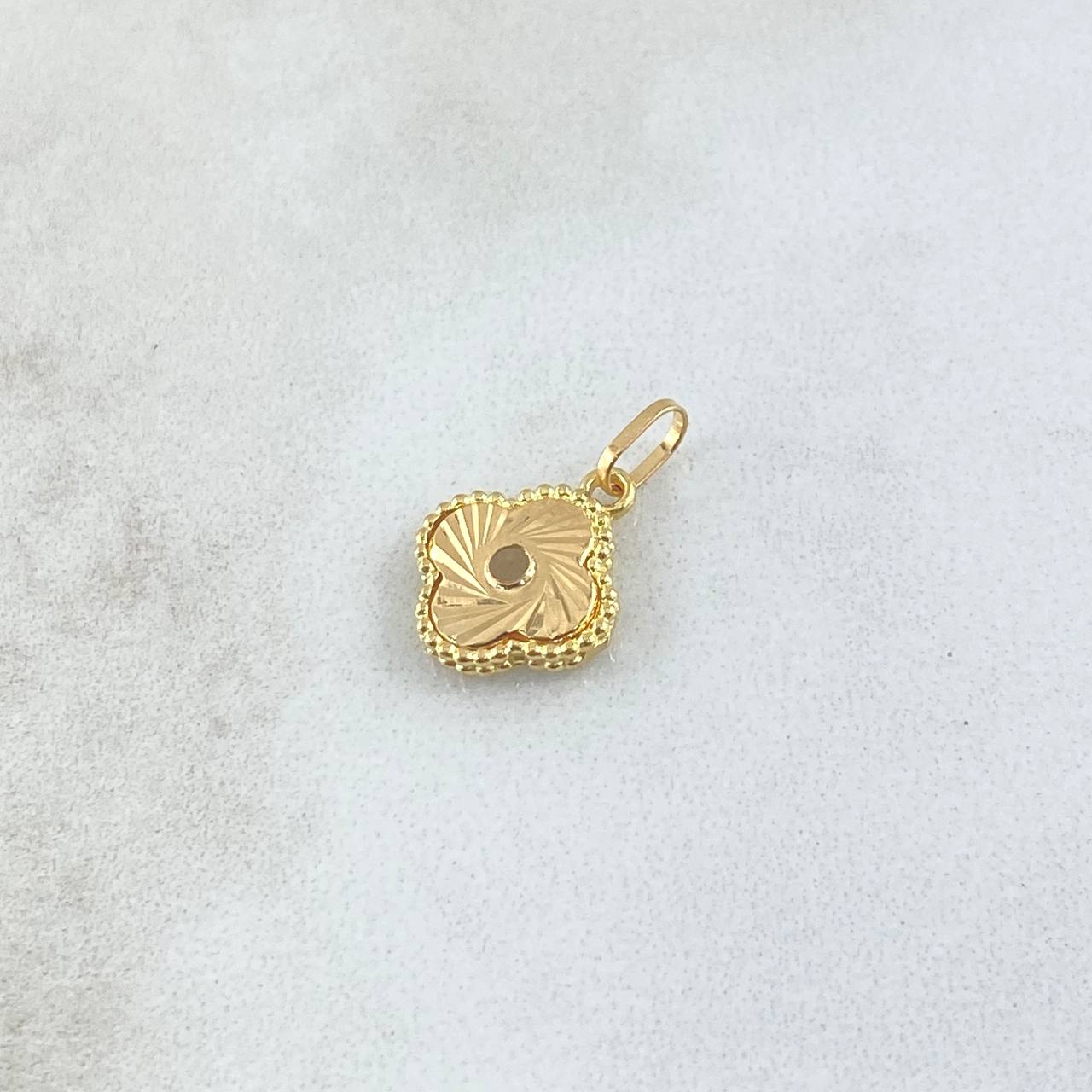Dije Trebol Diamantado En Espiral 0.7gr / 1.7cm / Punteado Oro Amarillo 18K