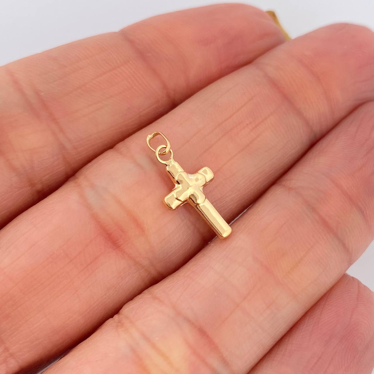 Dije Cruz 0.25gr / 2cm / Oro Amarillo 18K $