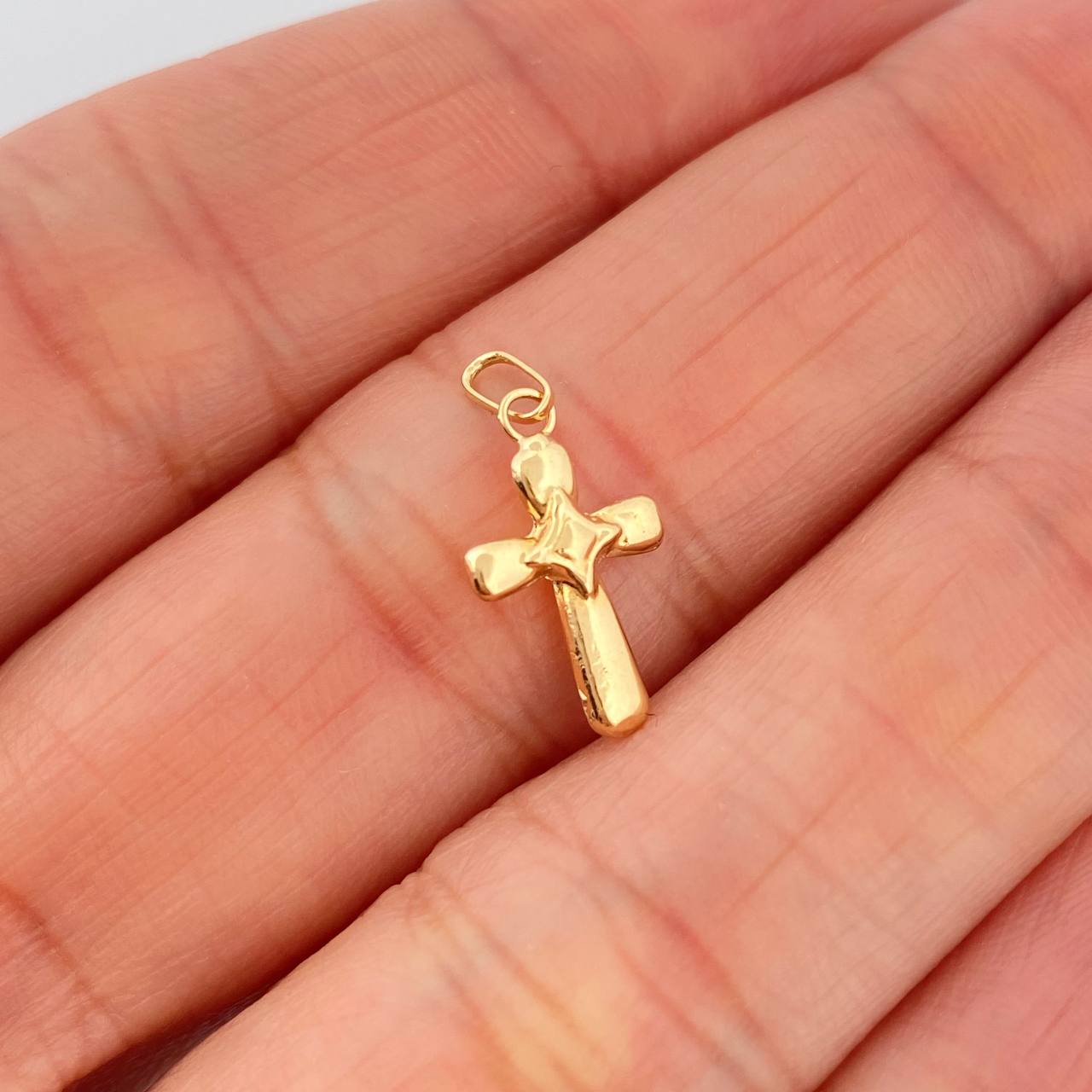 Dije Cruz Estrella 0.3gr / 1.7cm / Oro Amarillo 18K $