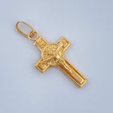 Dije Cruz Cristo San Benito 0.65gr / 2.5cm / Oro Amarillo 18K $