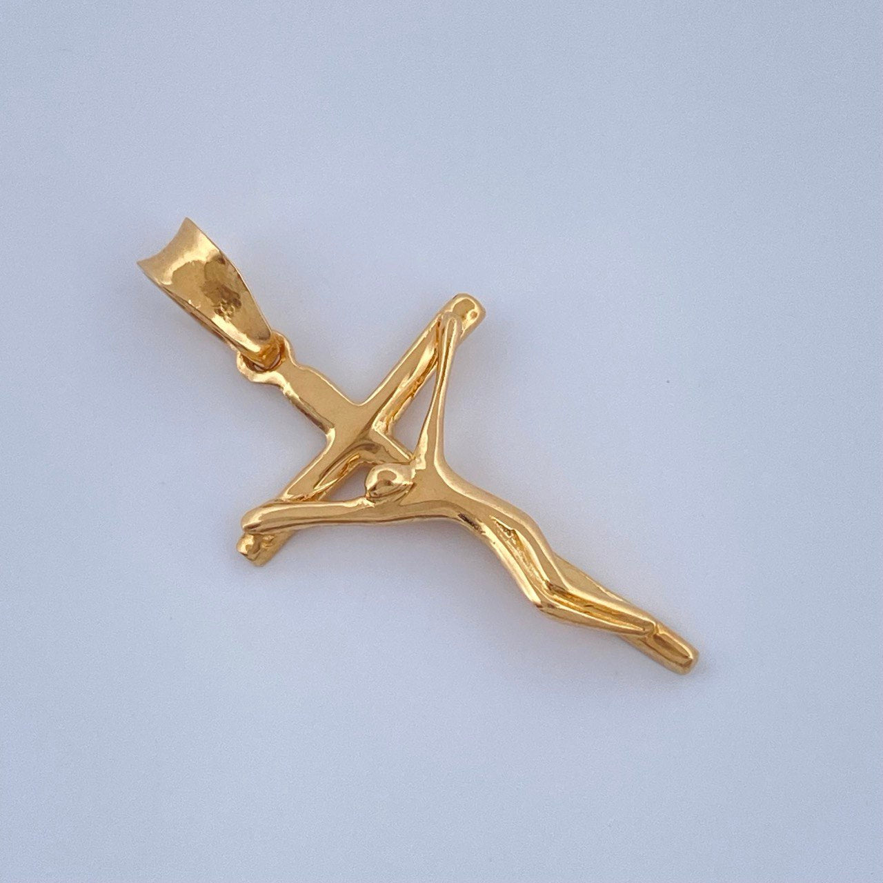Dije Cruz Cristo 1.2gr / 2.8cm / Oro Amarillo 18K $