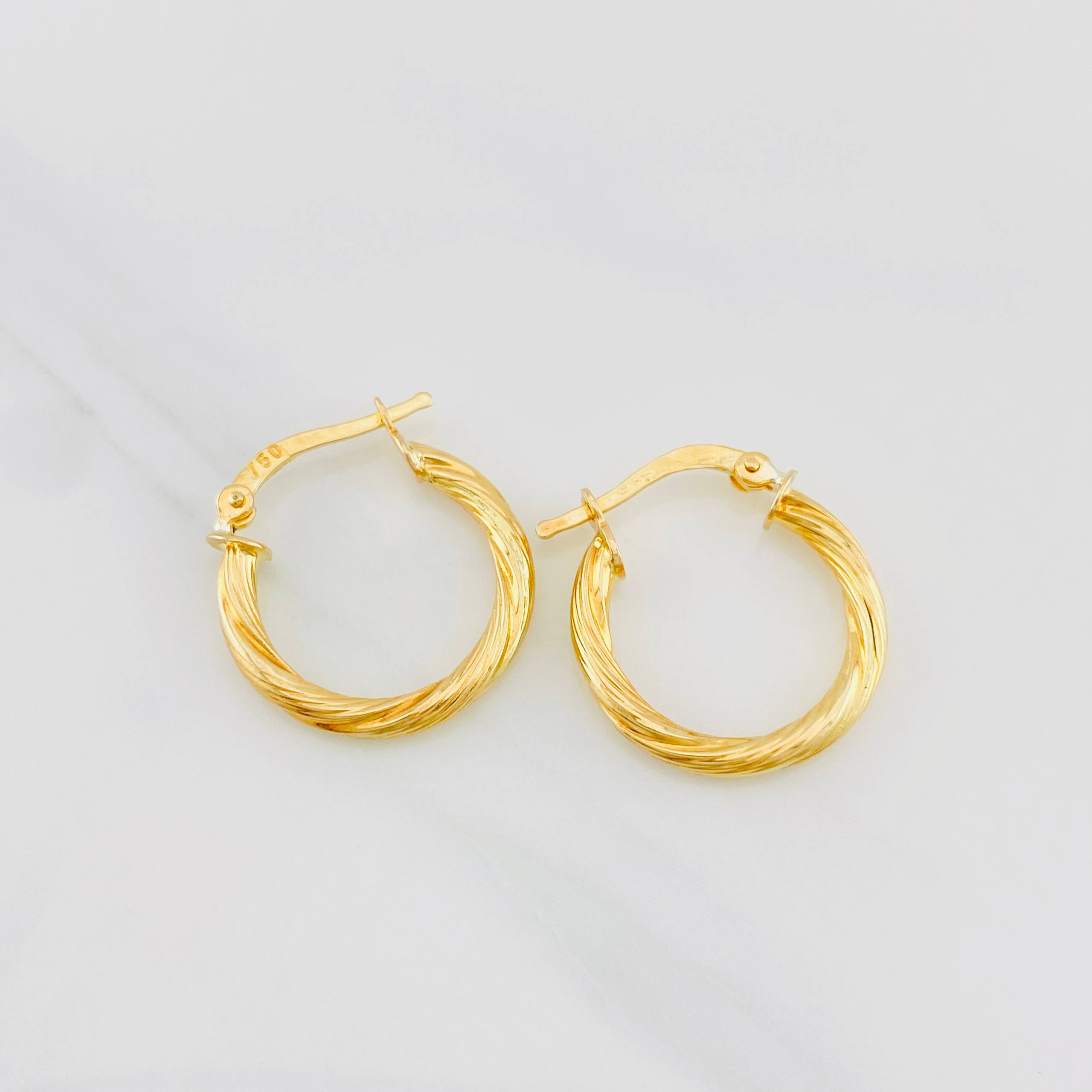 Candongas Mary 1.8g / 1.9cm Oro Amarillo 18K
