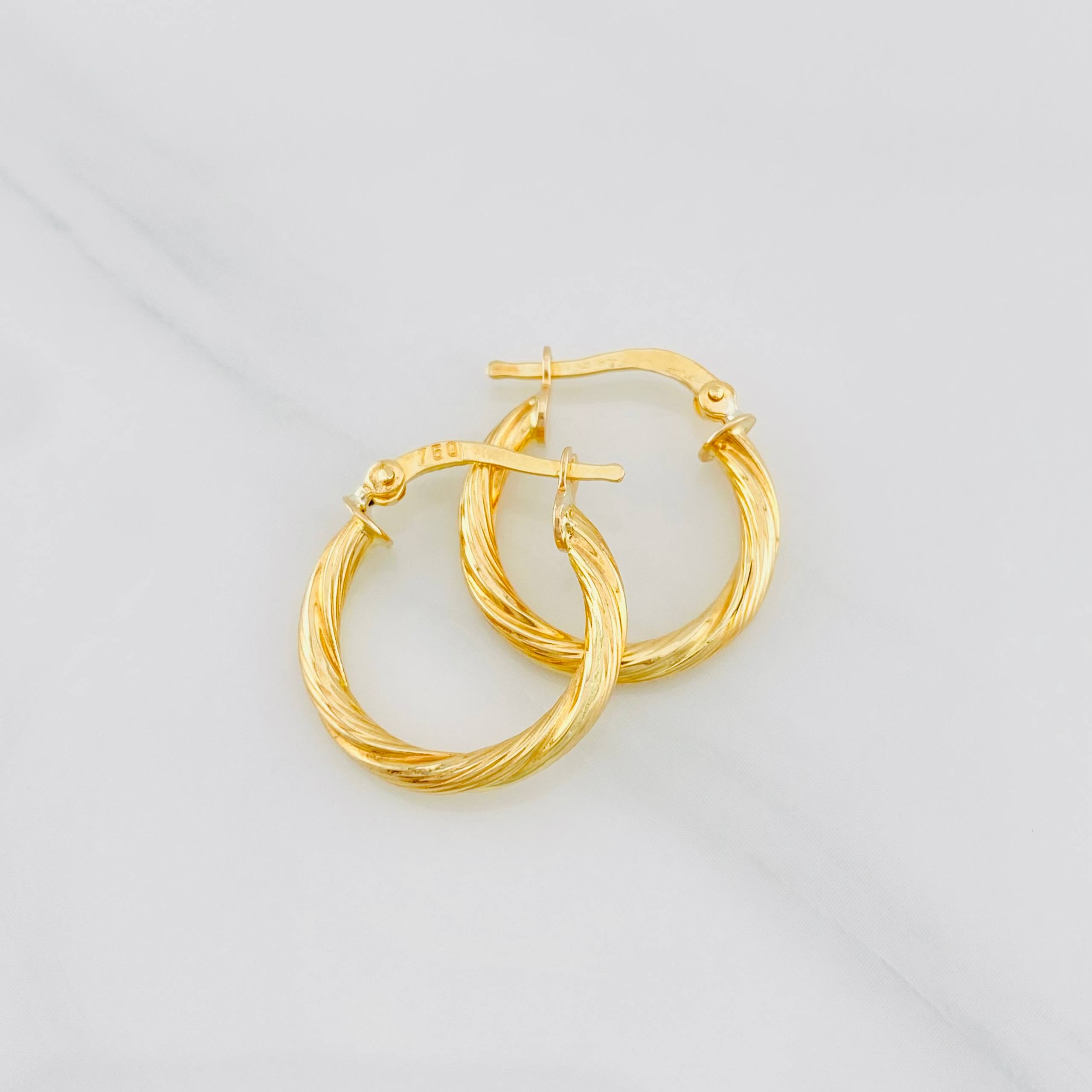 Candongas Mary 1.8g / 1.9cm Oro Amarillo 18K