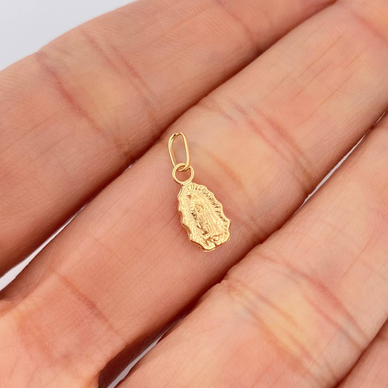 Dije Virgen Guadalupe 0.25gr / 1.5cm / Oro Amarillo 18K &