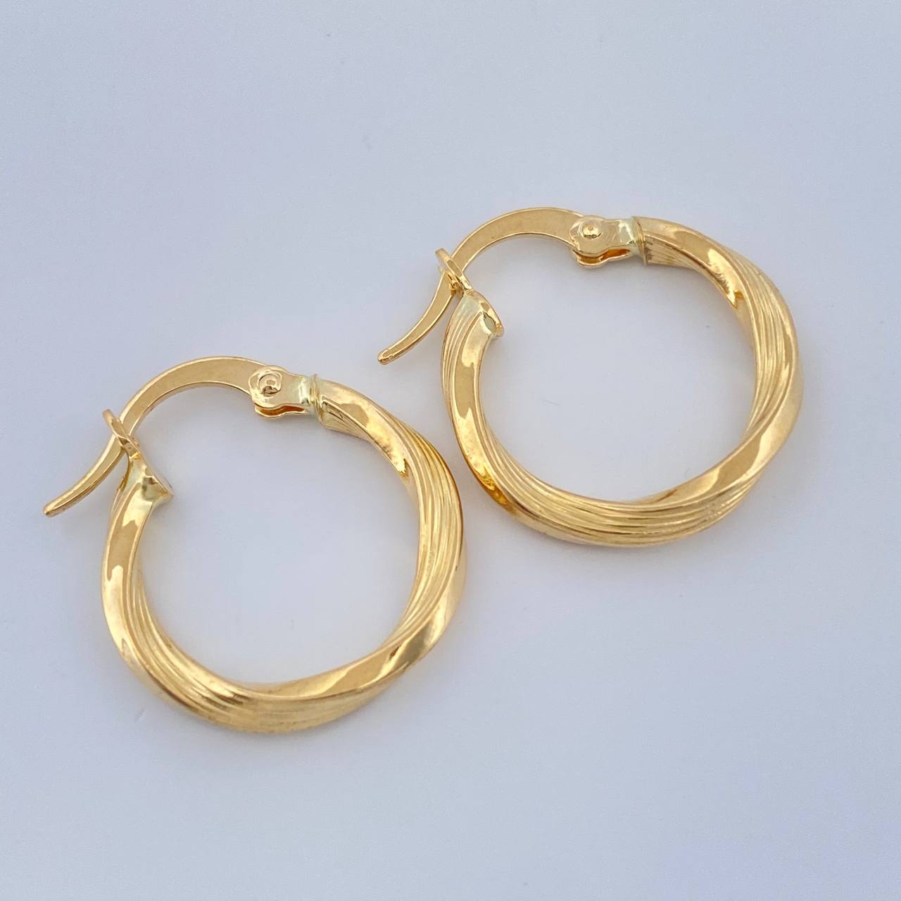 Candongas Mai 1.25gr / 1.9cm / Rayadas Oro Amarillo &