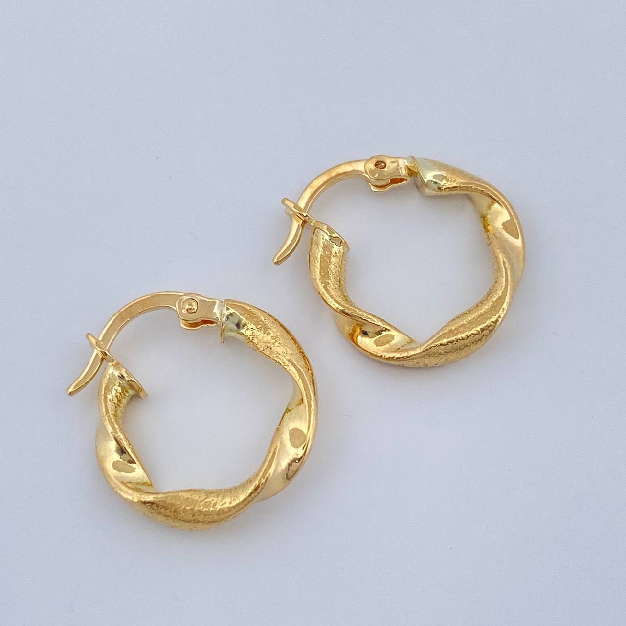 Candongas Alesia 1.2gr / 1.7cm / Oro Amarillo 18K &