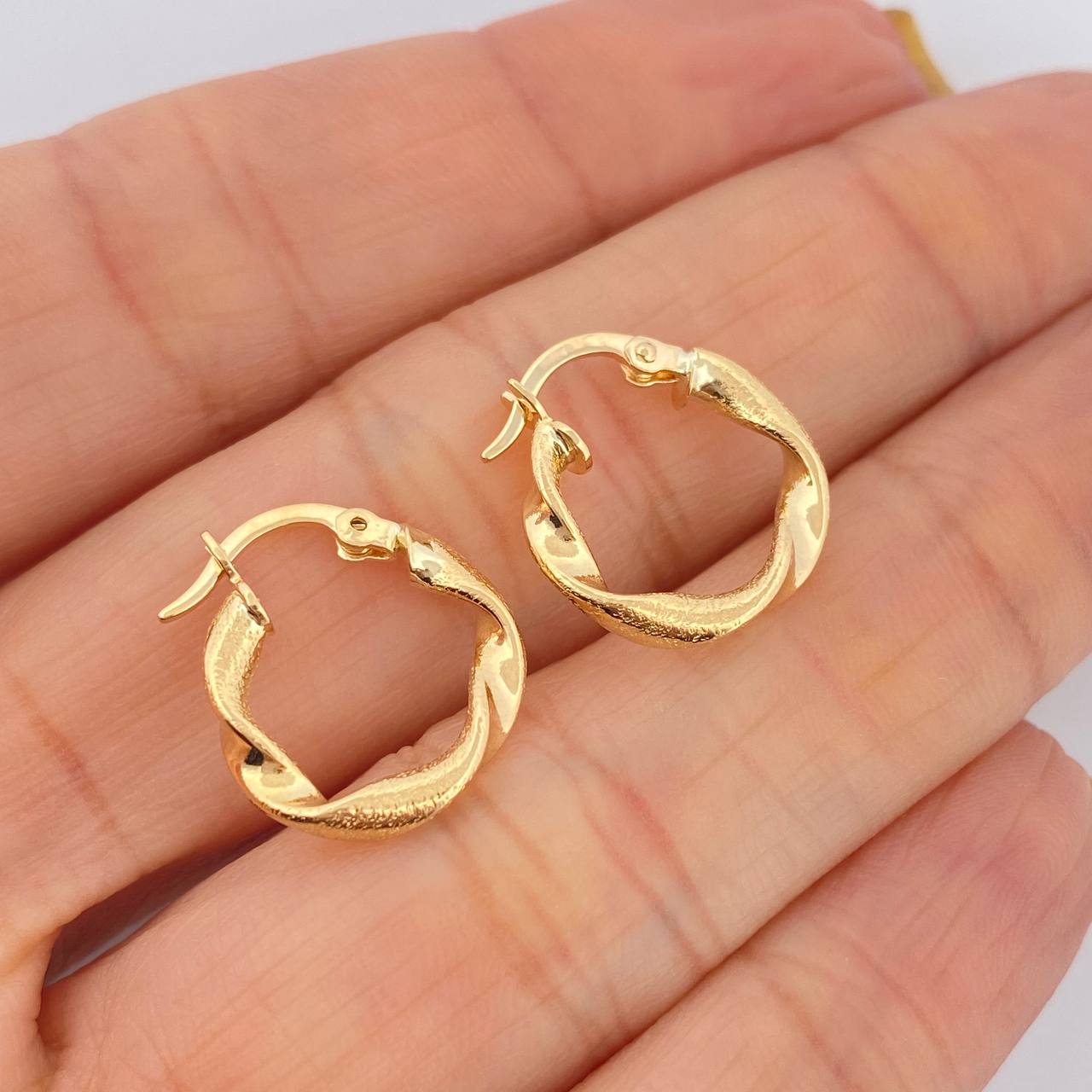 Candongas Alesia 1.2gr / 1.7cm / Oro Amarillo 18K &