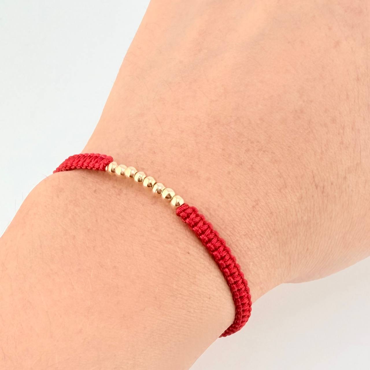 Pulsera Tejida Roja Bolas Lisas Oro Amarillo 18K