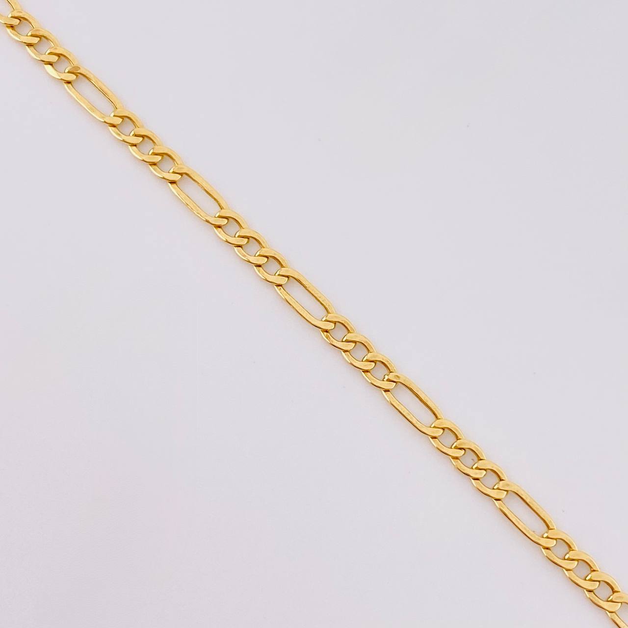 Cadena Figaro 2.75g / 60cm / 2.4mm Oro Amarillo 18K