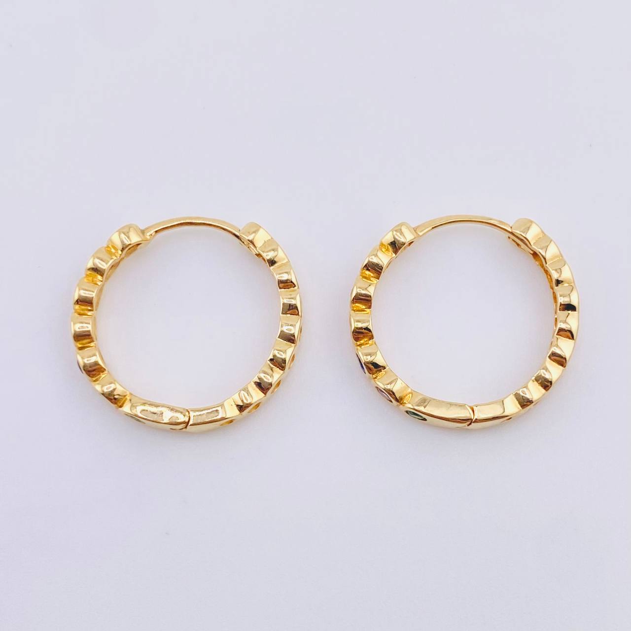 Candongas Carril Ojos Huecos 2.9gr / 1.5cm / Oro Amarillo 18K *