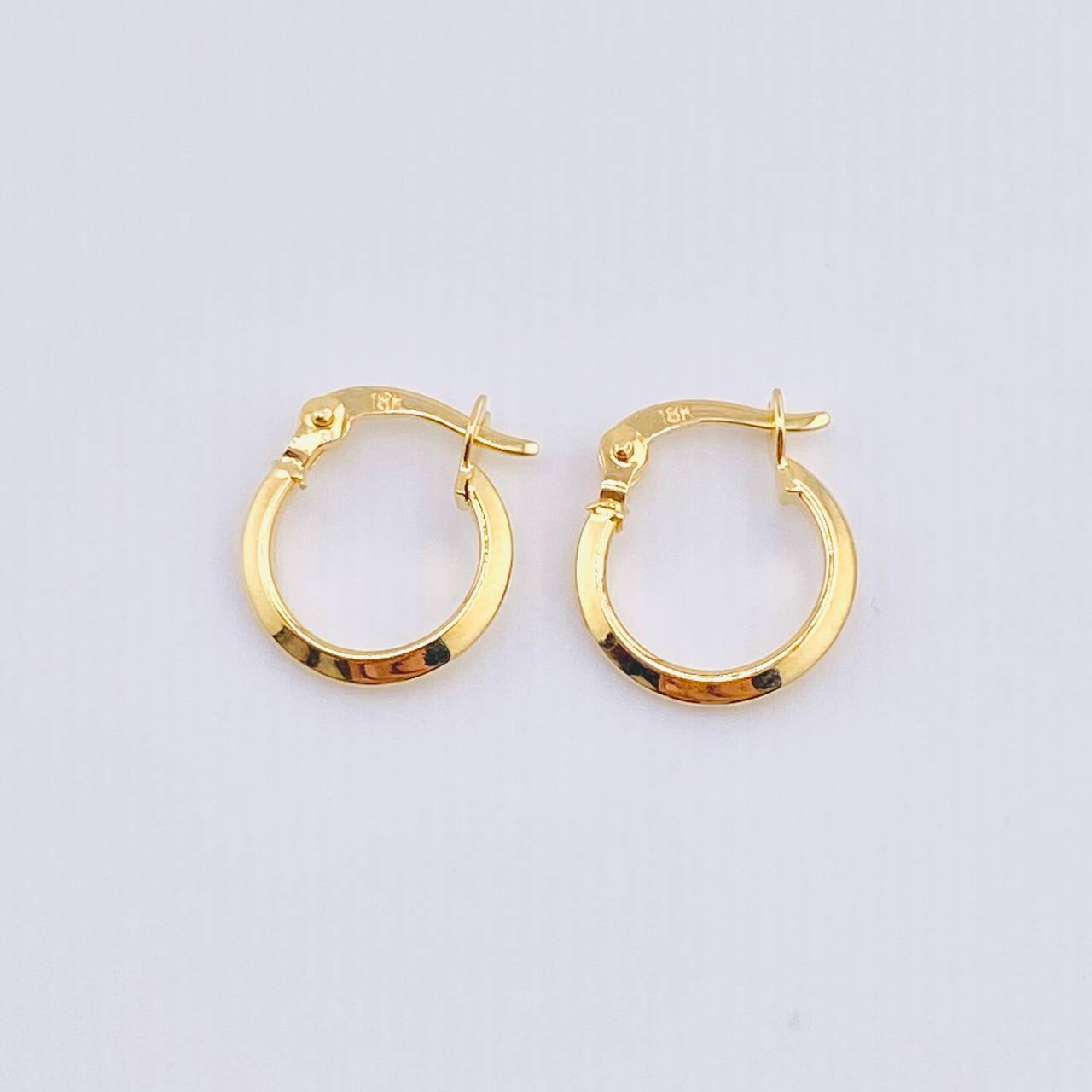Candongas Clau 0.7gr / 1.2cm / Oro Amarillo 18K *