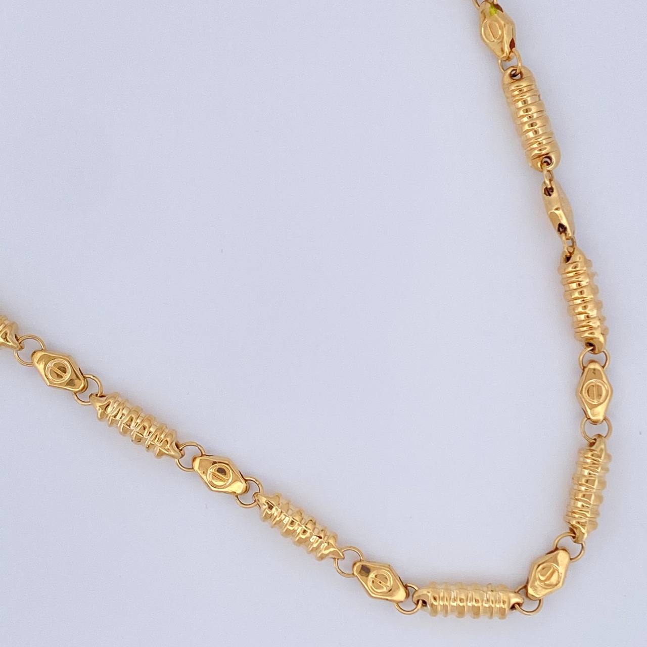 Cadena Rustica Barril Tornillo 17.55gr / 61cm / 4.92mm Oro Amarillo 18K $