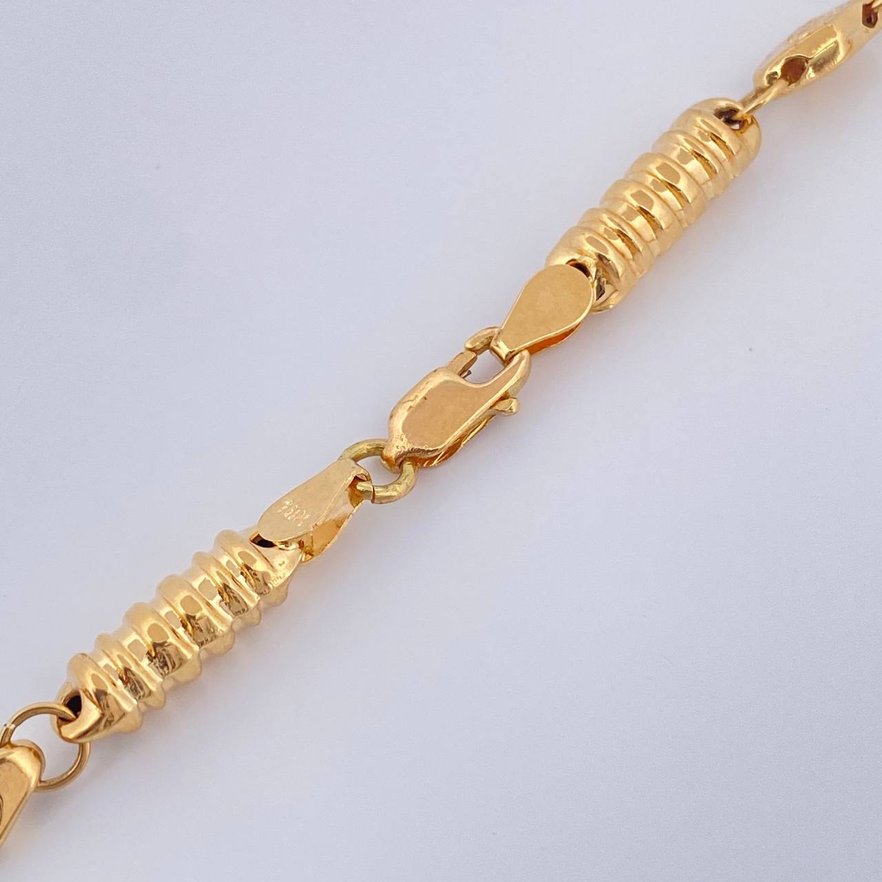 Cadena Rustica Barril Tornillo 17.55gr / 61cm / 4.92mm Oro Amarillo 18K $