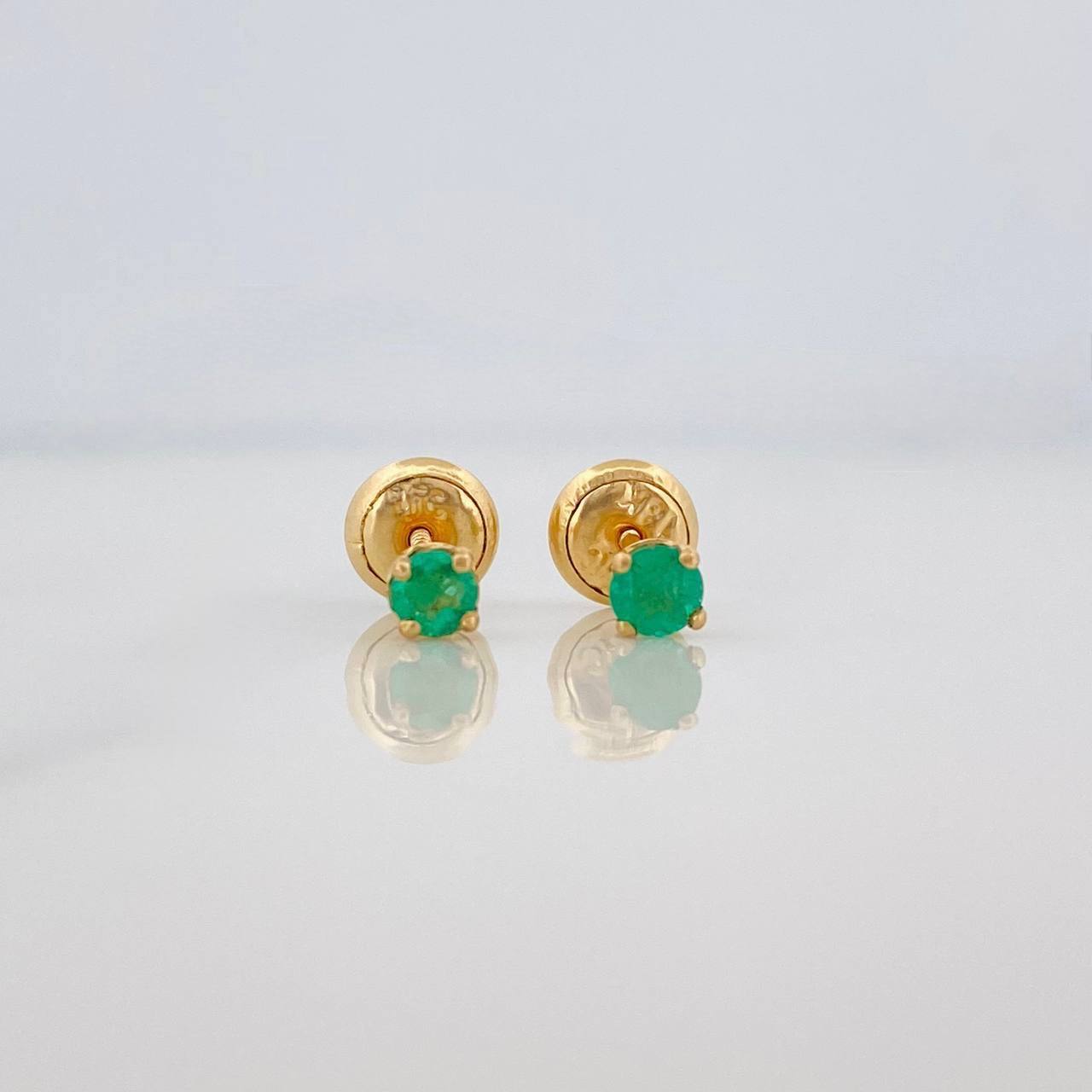 Topos Cuatro Garras Esmeraldas 15pts 0.65g / 1.3mm Oro Amarillo 18K
