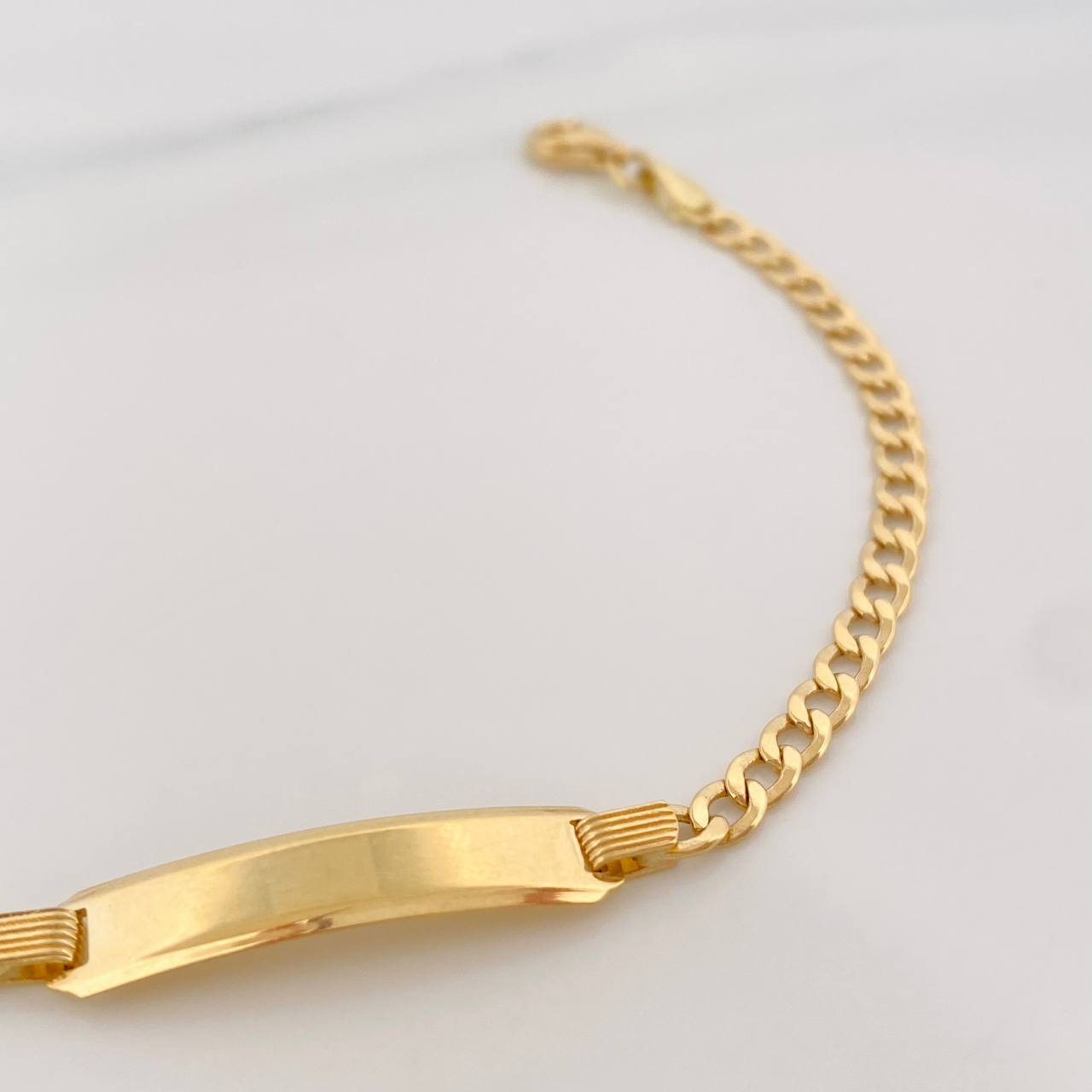 Pulso Cubano Placa Rectangular 3.7g / 18cm / 3.12mm Oro Amarillo 18K