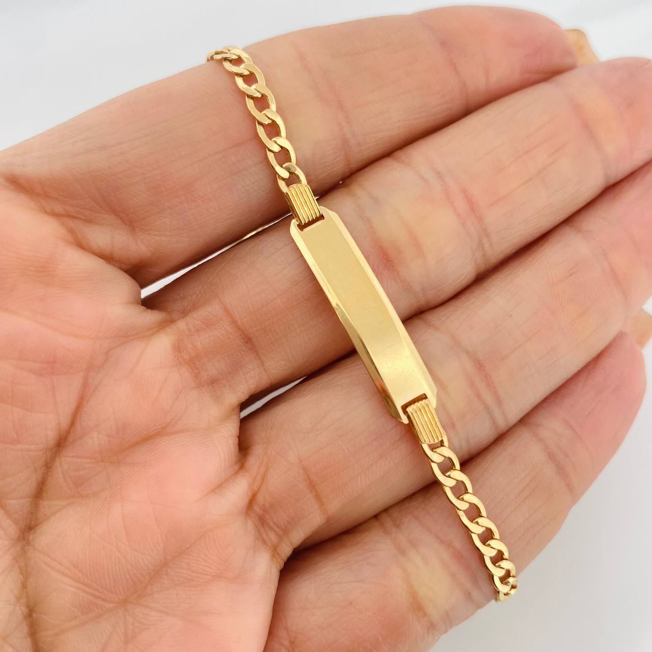 Pulso Cubano Placa Rectangular 3.7g / 18cm / 3.12mm Oro Amarillo 18K