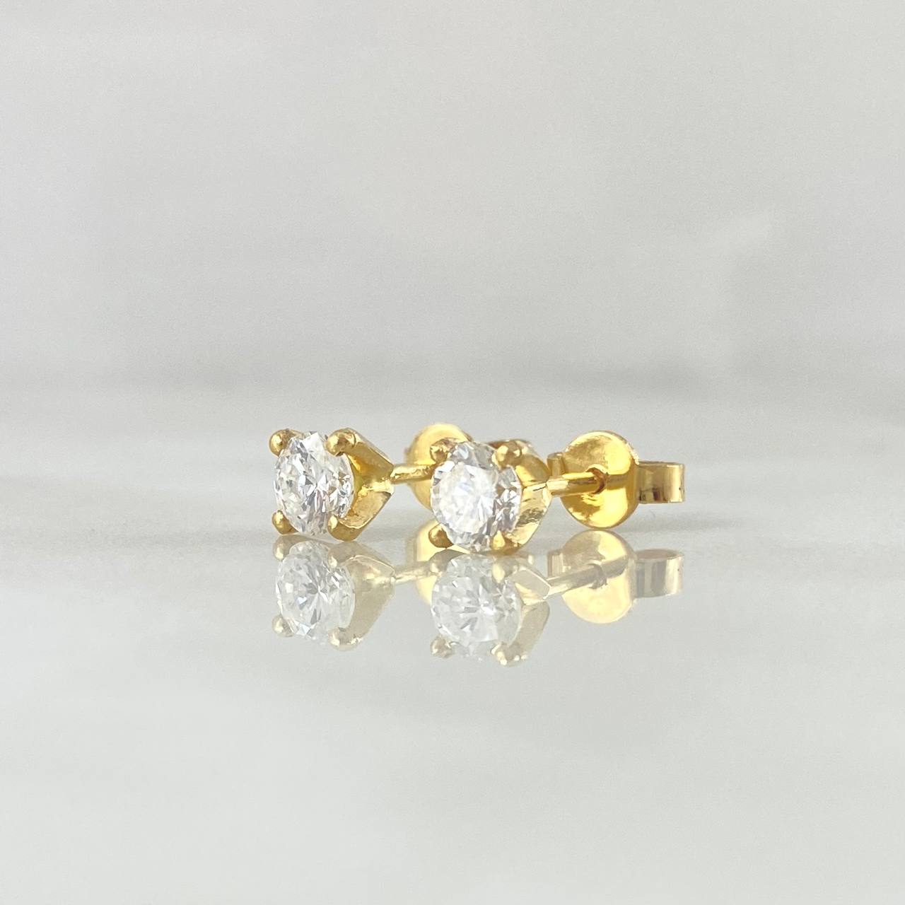 Topos Cetro Cuatro Garras 1.5gr / 5mm Diamantes 70pts Oro Amarillo 18K (Joya) ©
